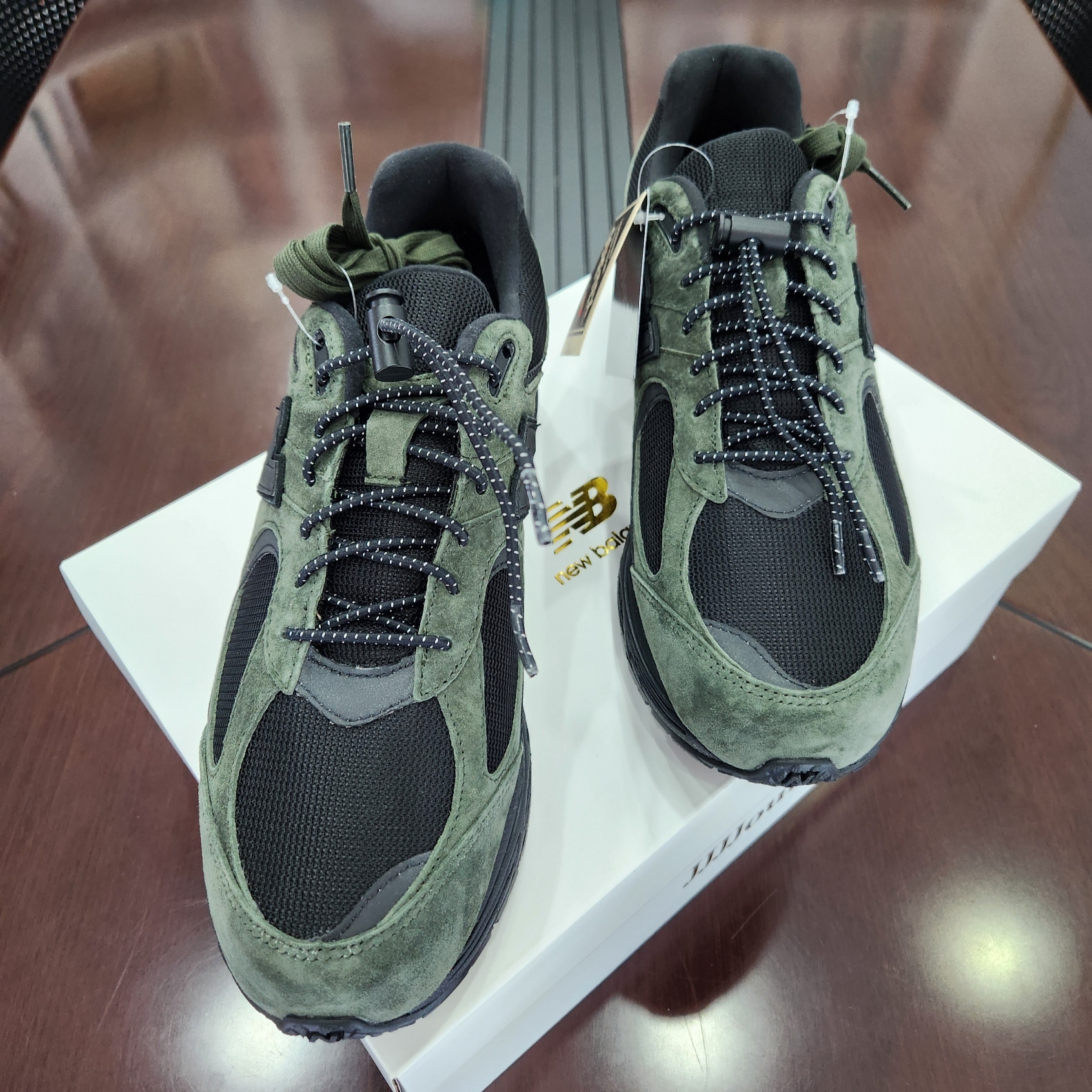 New Balance x JJJJound 2002R Gore-Tex Pine 착용 스타일 - 8