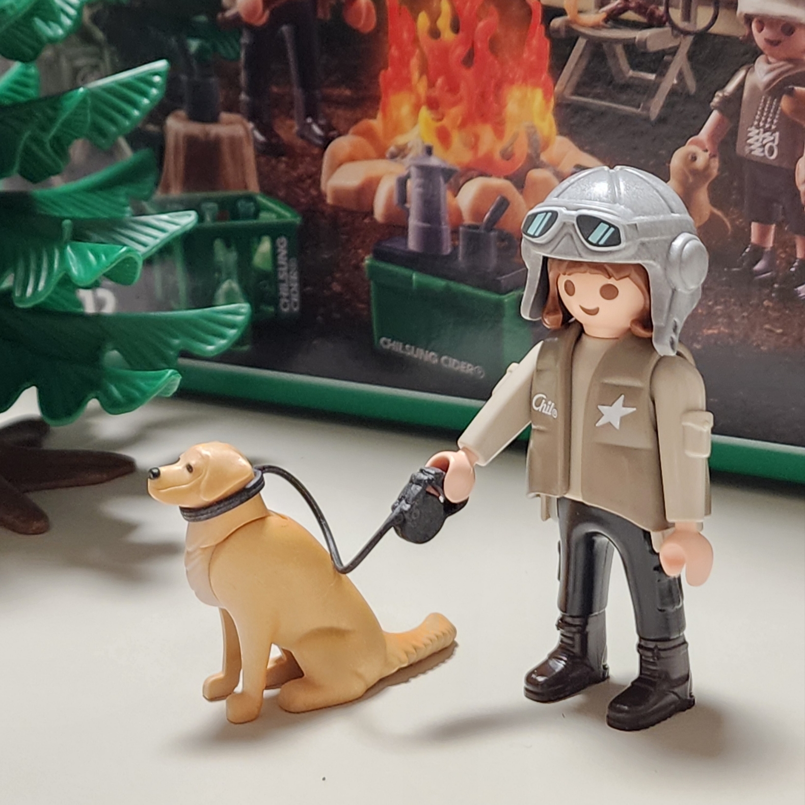 Playmobil x Chilsung Cider Camping Figure 착용 스타일
