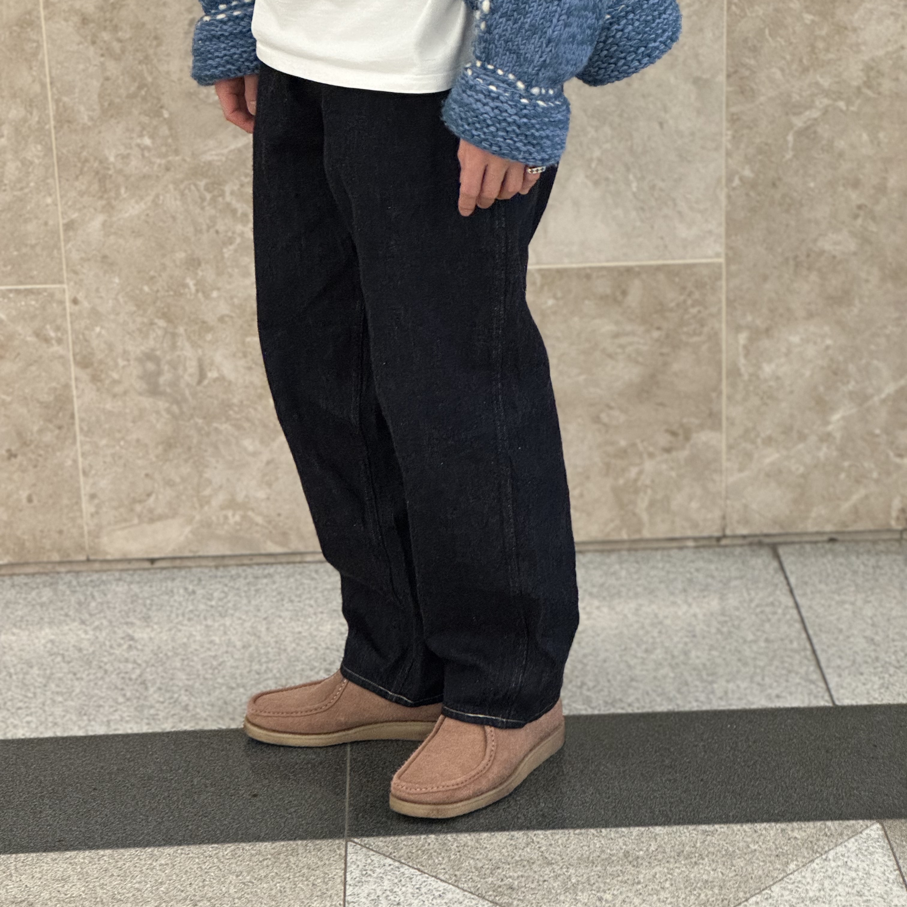 Kapital Wool Hand Knit Cowichan G Jean Navy, Comoli Belted Denim Pants Navy - 23AW 착용 스타일 - 3