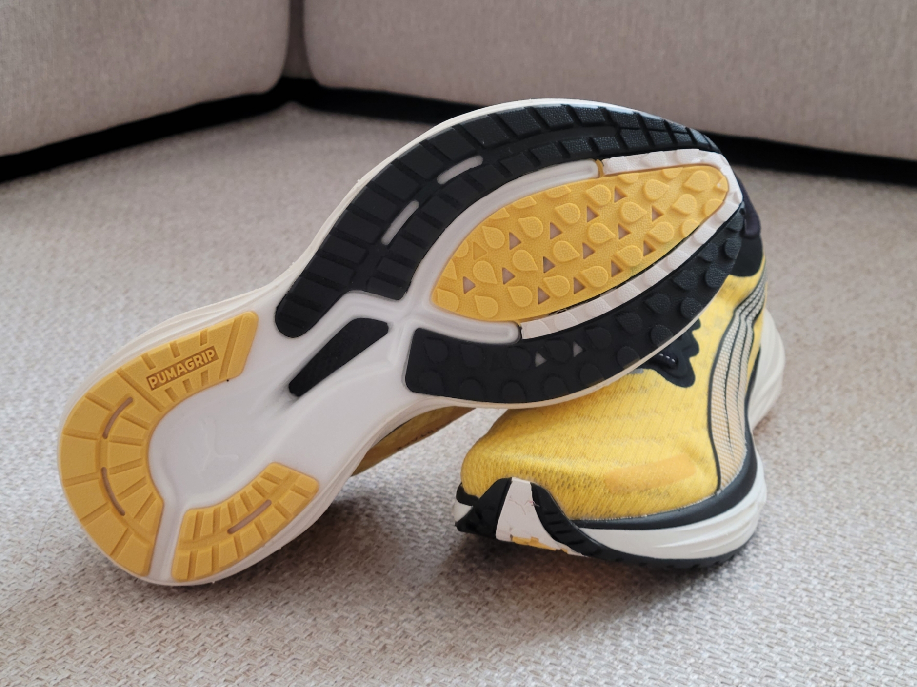 (W) Puma x Balansa Deviate Nitro 2 Freesia Black 착용 스타일 - 4