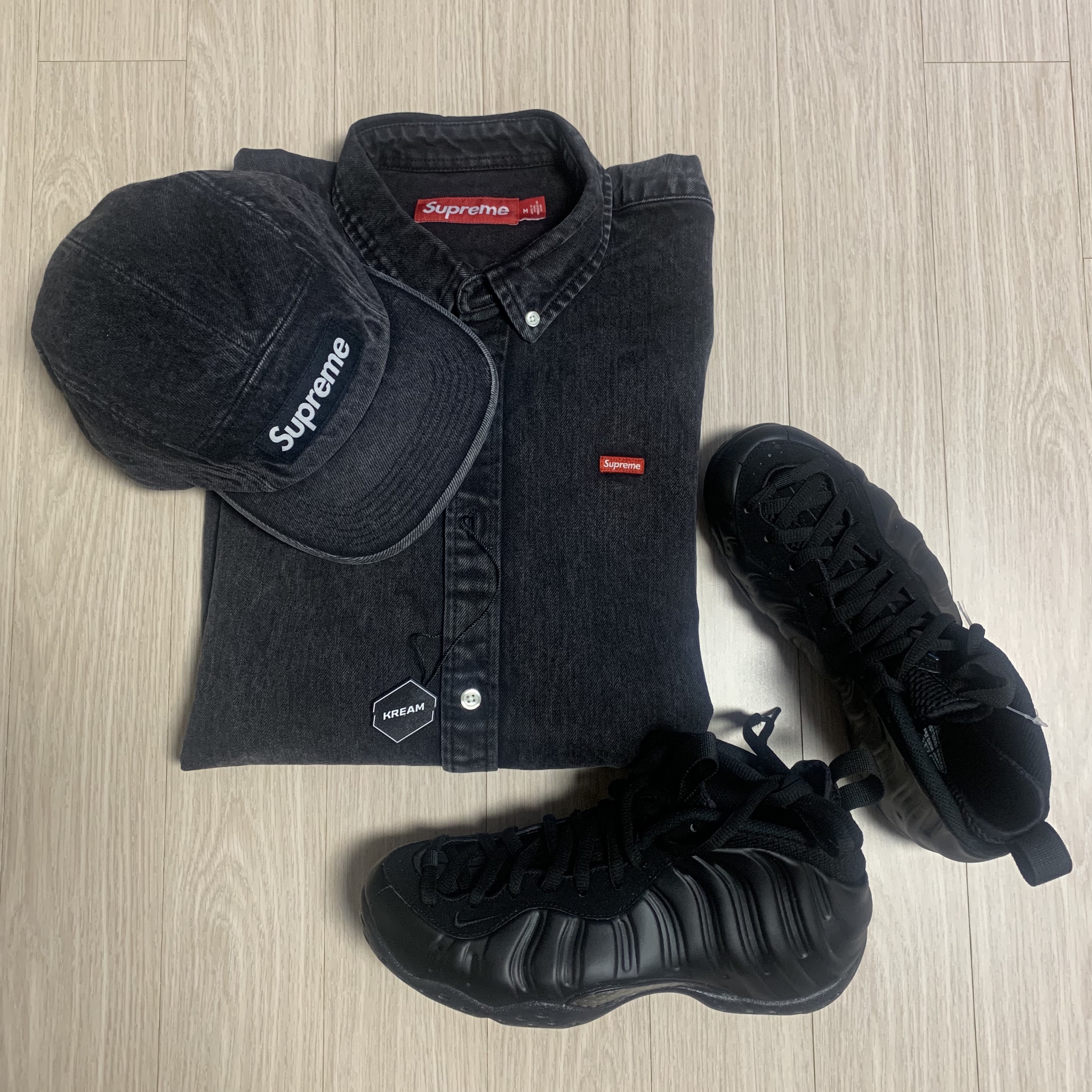 Supreme Denim Camp Cap Black - 24SS, Supreme Small Box Shirt Washed Black - 24SS 착용 스타일 - 2