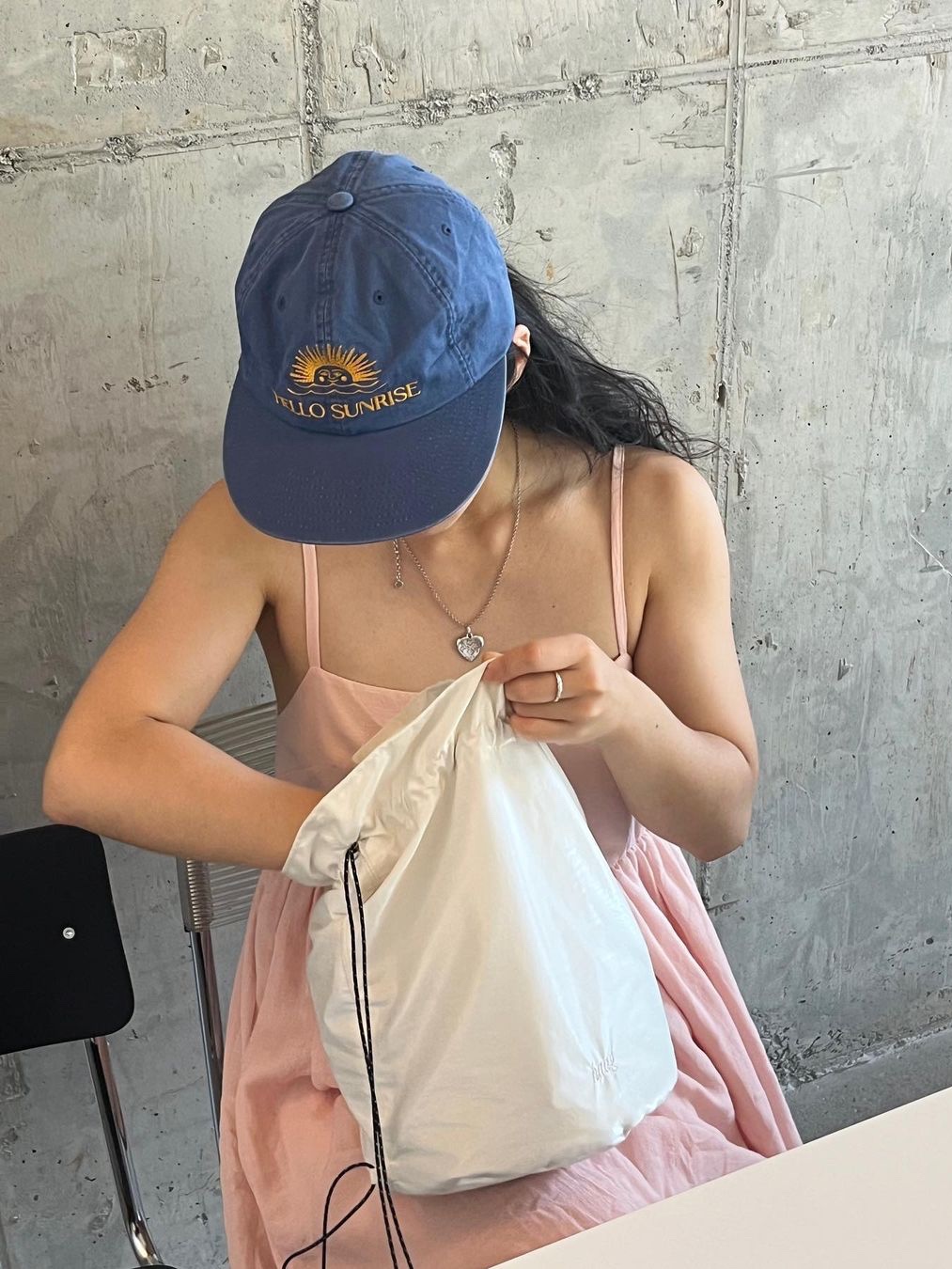 Hello Sunrise Washed OG Logo 6panel Cap Ocean Blue 착용 스타일