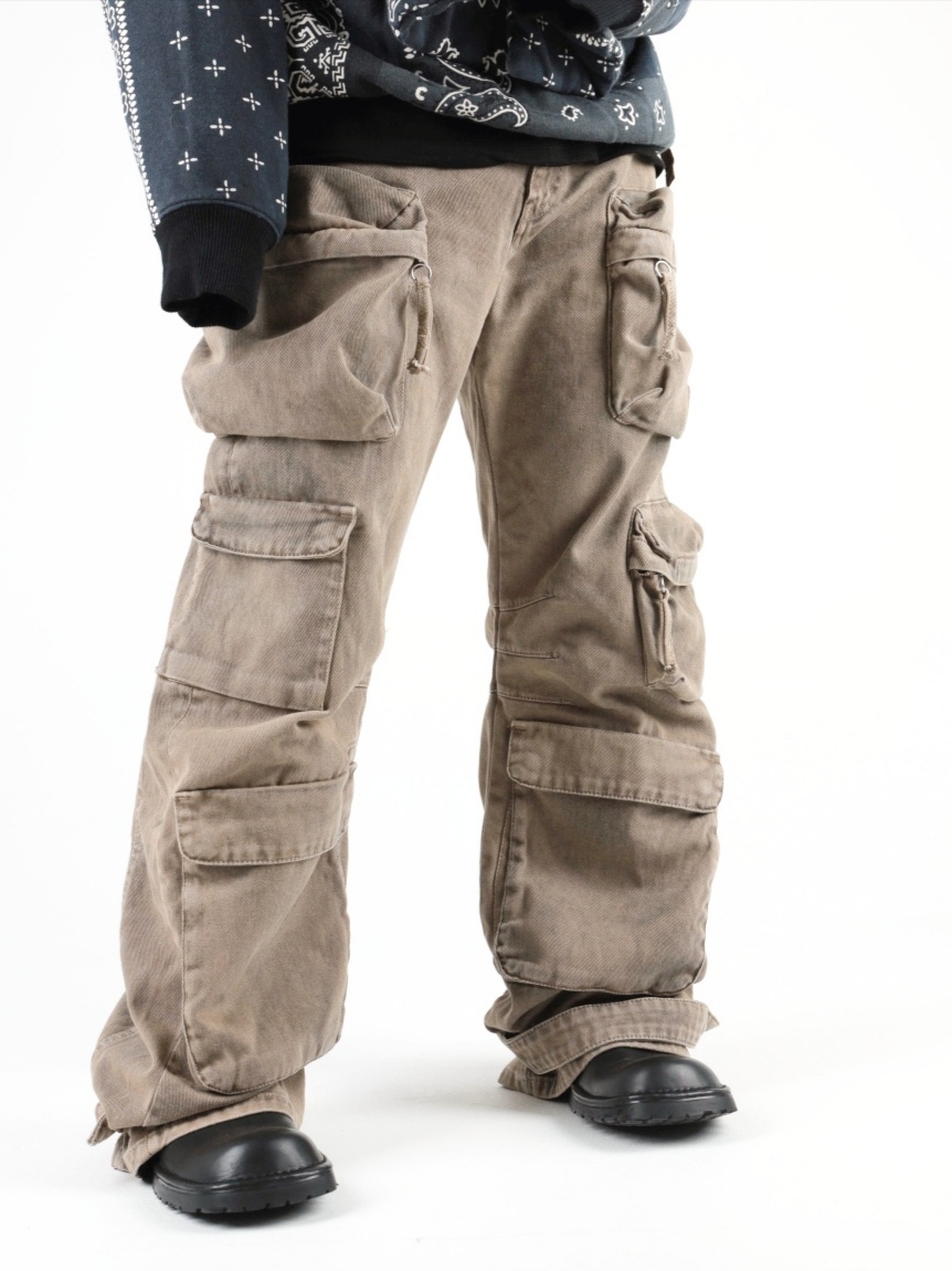 Zara Utility Pocket Pants Brown 착용 스타일