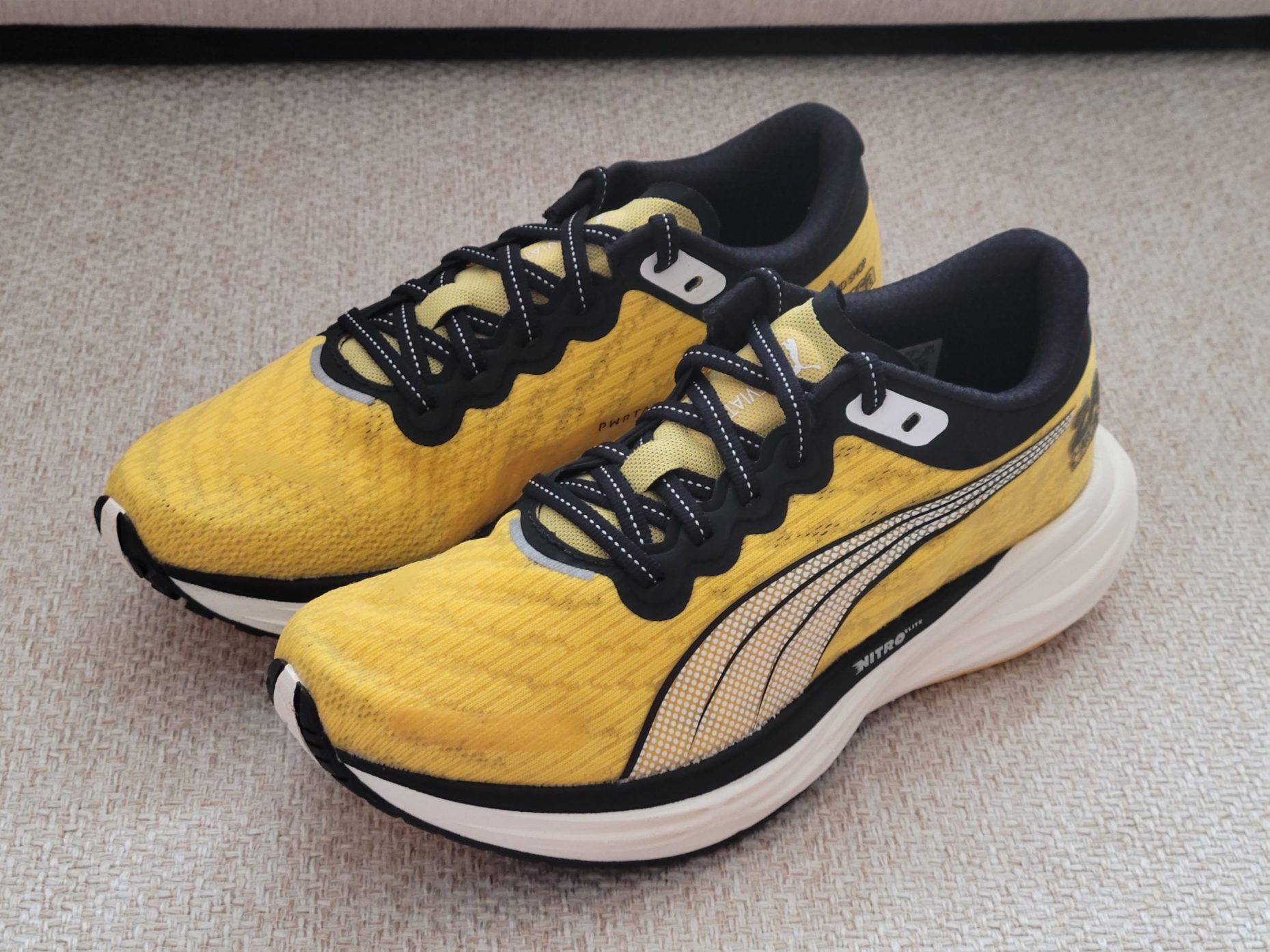 (W) Puma x Balansa Deviate Nitro 2 Freesia Black 착용 스타일 - 3
