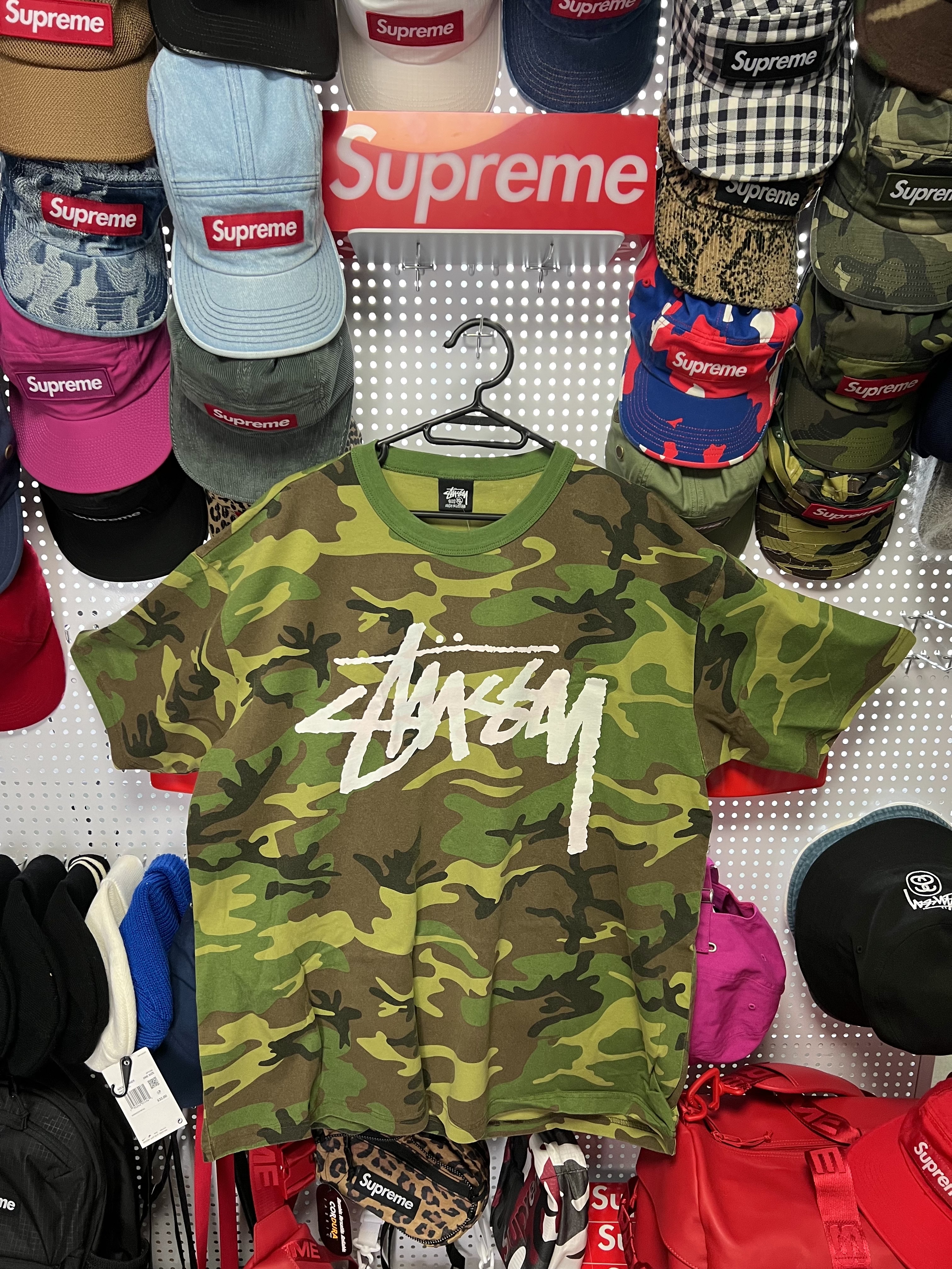 Stussy Stock Camo T-Shirt Camo White 착용 스타일