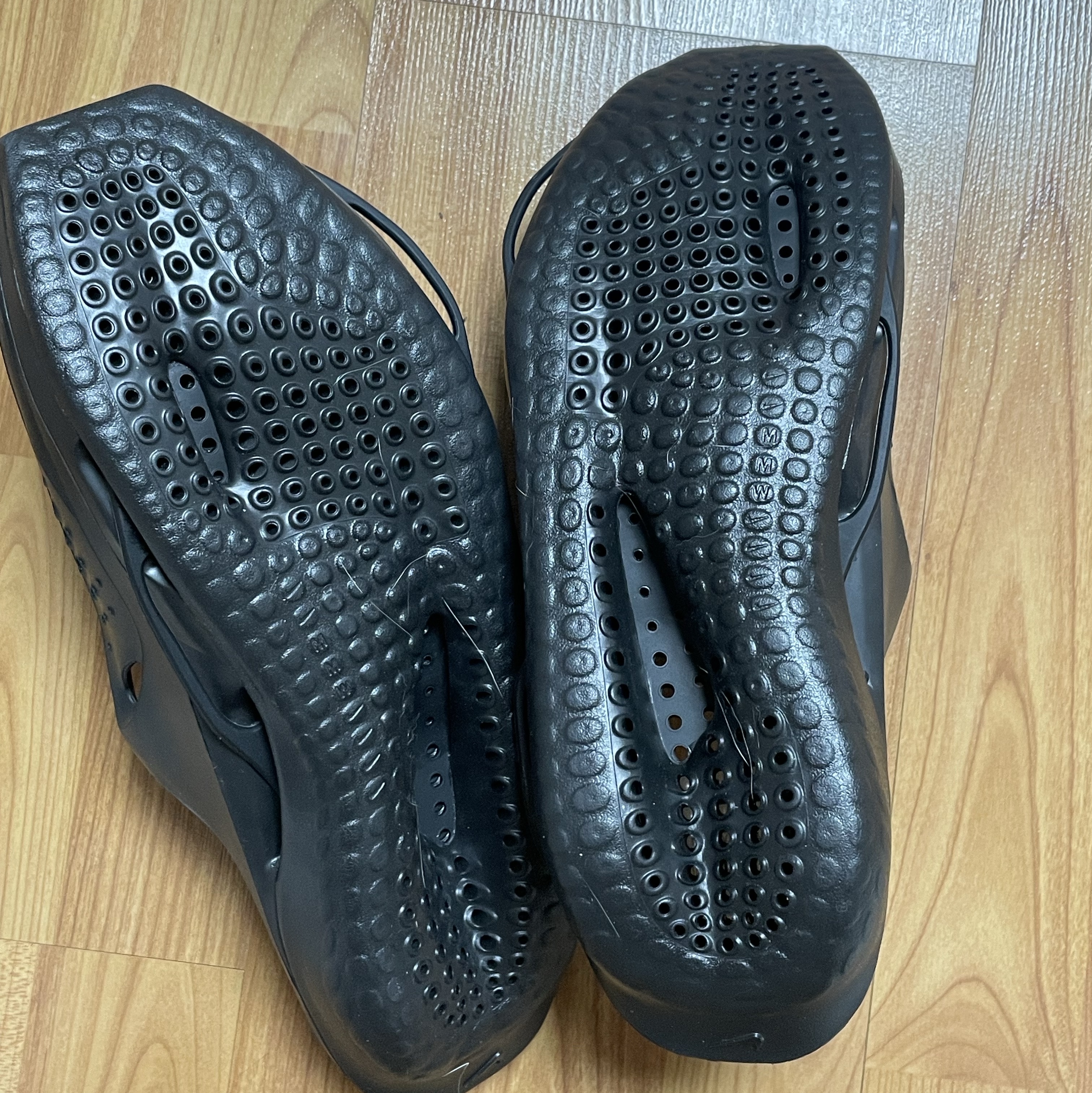 Nike x Matthew M Williams 005 Slide Black 착용 스타일 - 2
