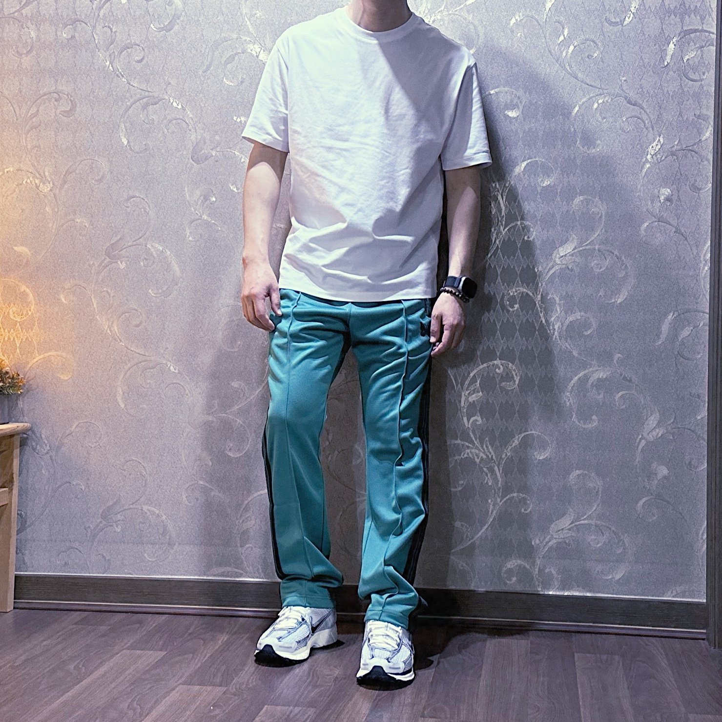 Needles Narrow Track Pants Poly Smooth Emerald, (W) Nike Zoom Vomero 5 Photon Dust and Metallic Silver 착용 스타일 - 2