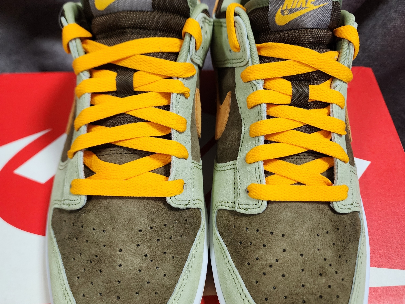 Nike Dunk Low SE Dusty Olive 착용 스타일 - 2