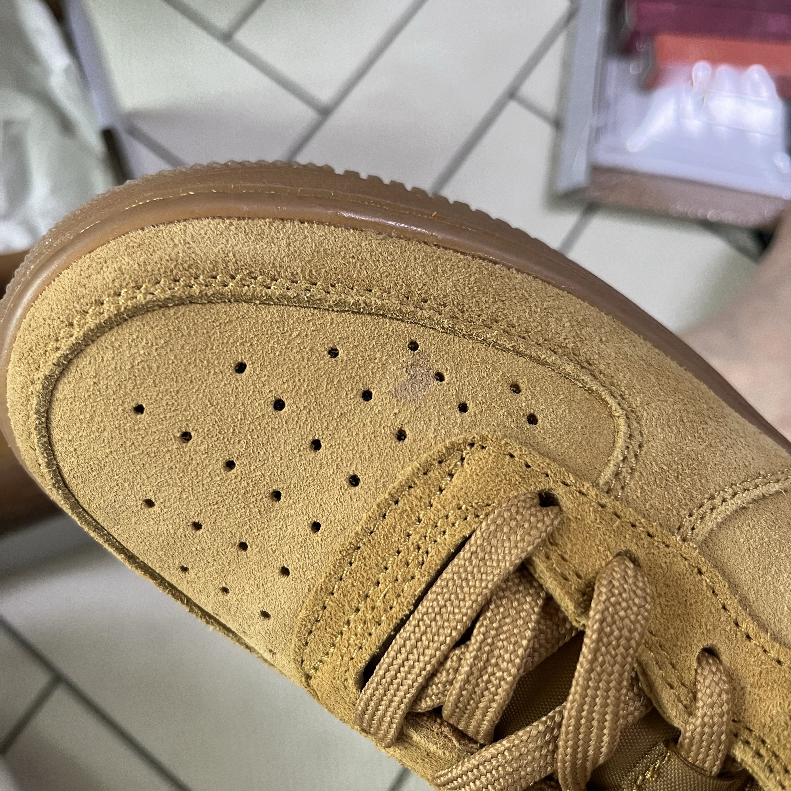 (GS) Nike Air Force 1 LV8 3 Wheat 착용 스타일 - 2