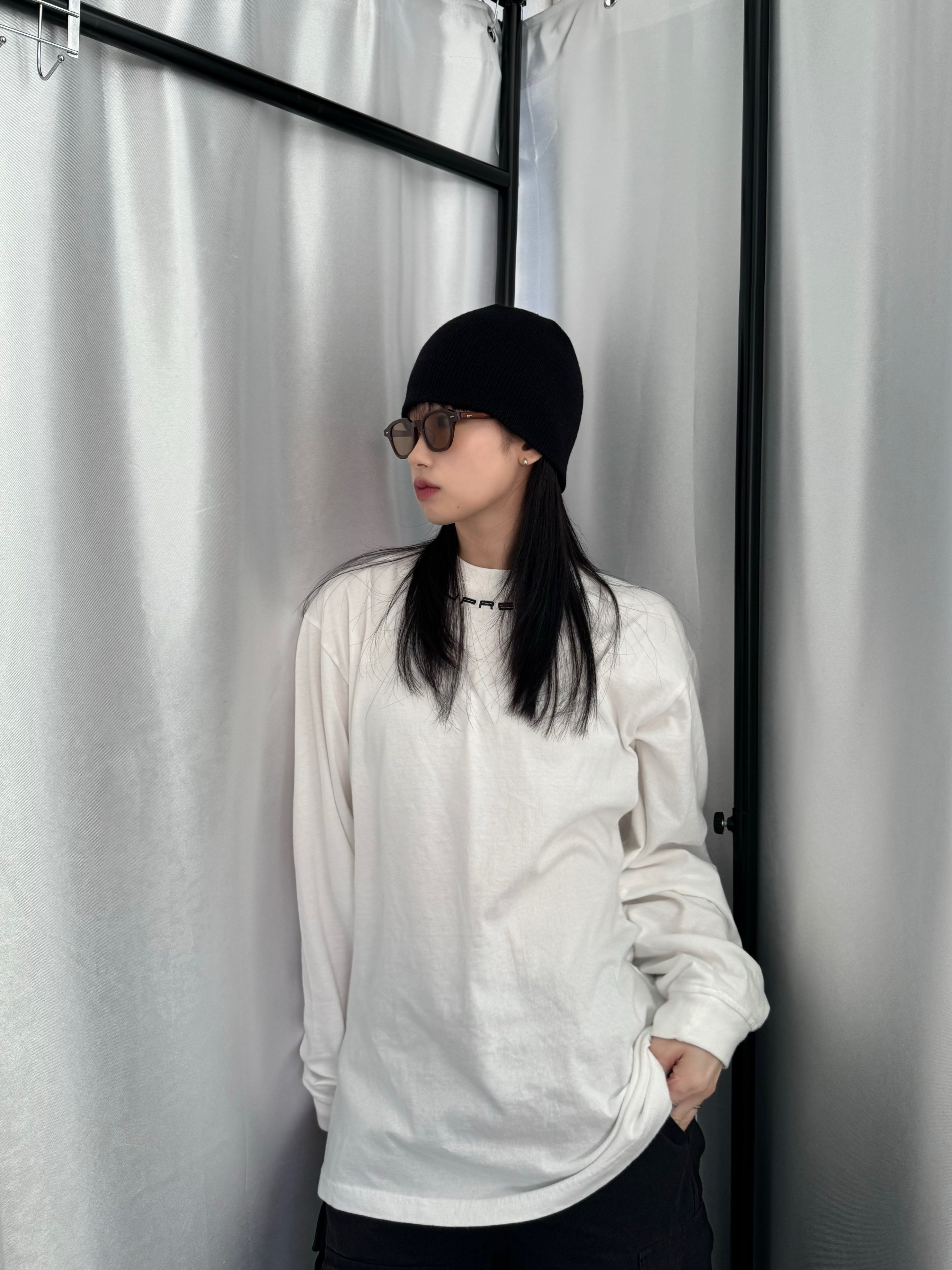 Supreme Collar Logo L/S Top White - 23FW, Undermycar Chiva Vintage Coating Multi Cargo Pants Mulch - 23SS 착용 스타일 - 3