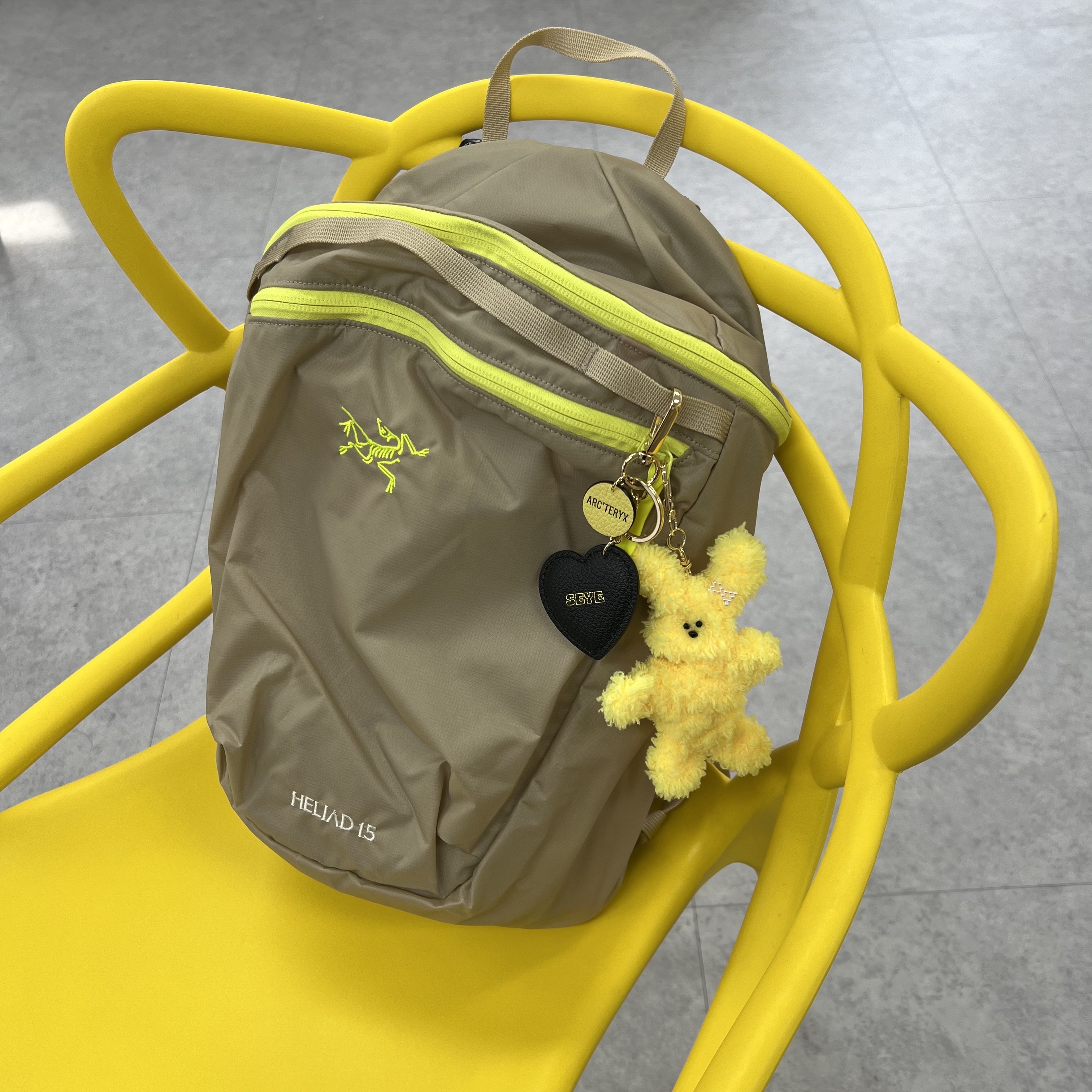 Arc'teryx Heliad 15 Backpack Wicker Sprint 착용 스타일