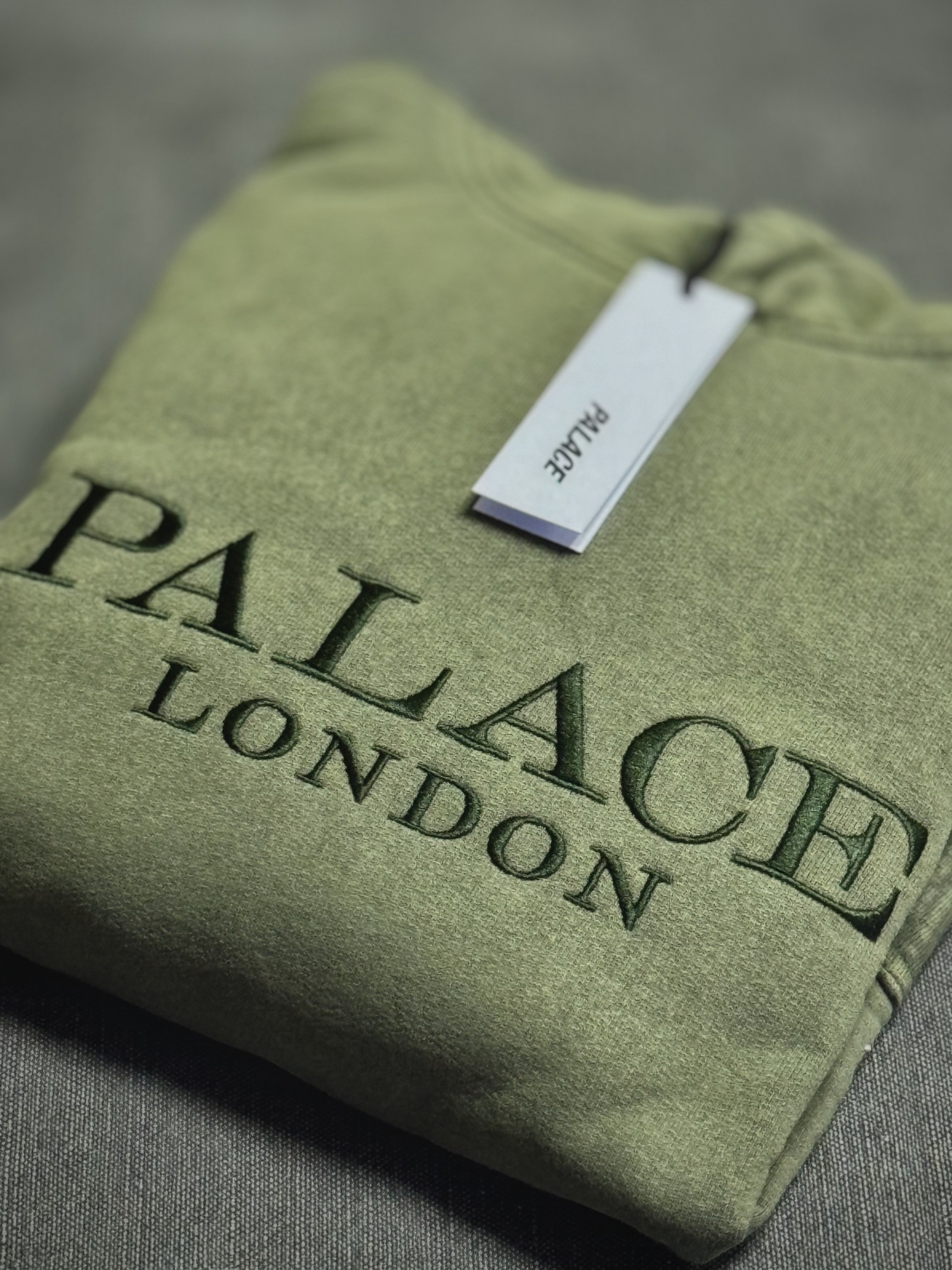 Palace Fadey Hood Olive - 24SS 착용 스타일