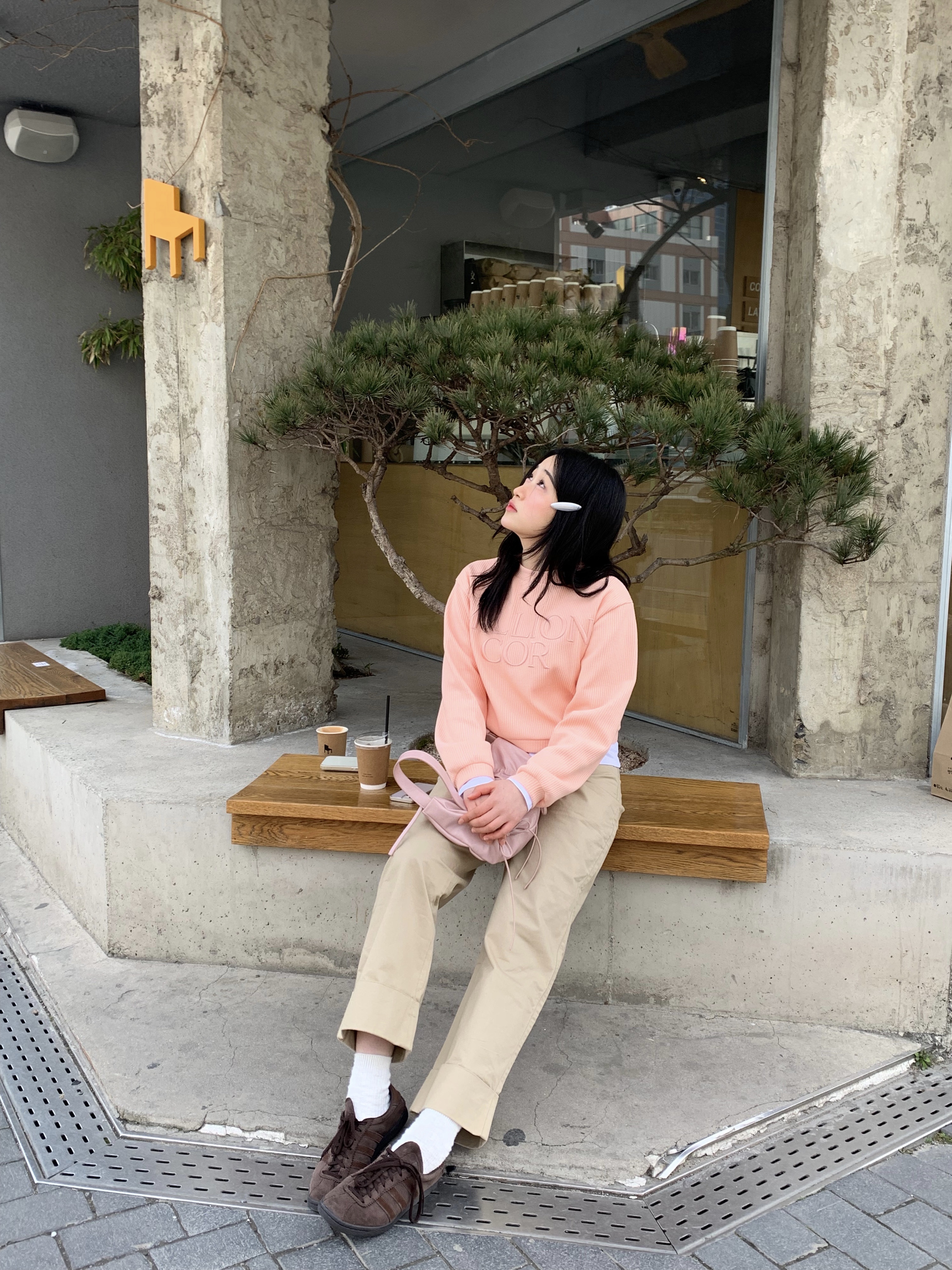 Matin Kim Half Shirring Ribbon Round Bag Pink, Adidas Tobacco Gruen Dark Brown 착용 스타일 - 9