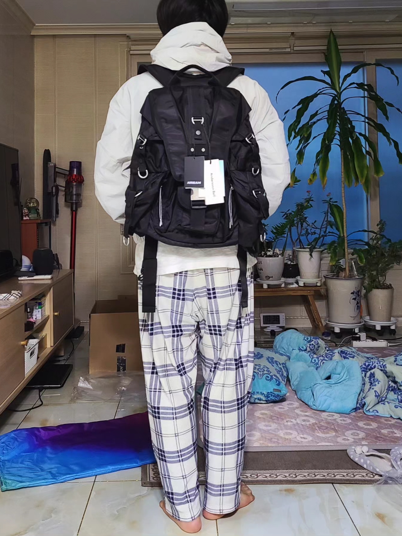 [KREAM 단독] ADSB Andersson Bell Raptor Layered Cargo Pants Indigo Green 착용 스타일 - 3