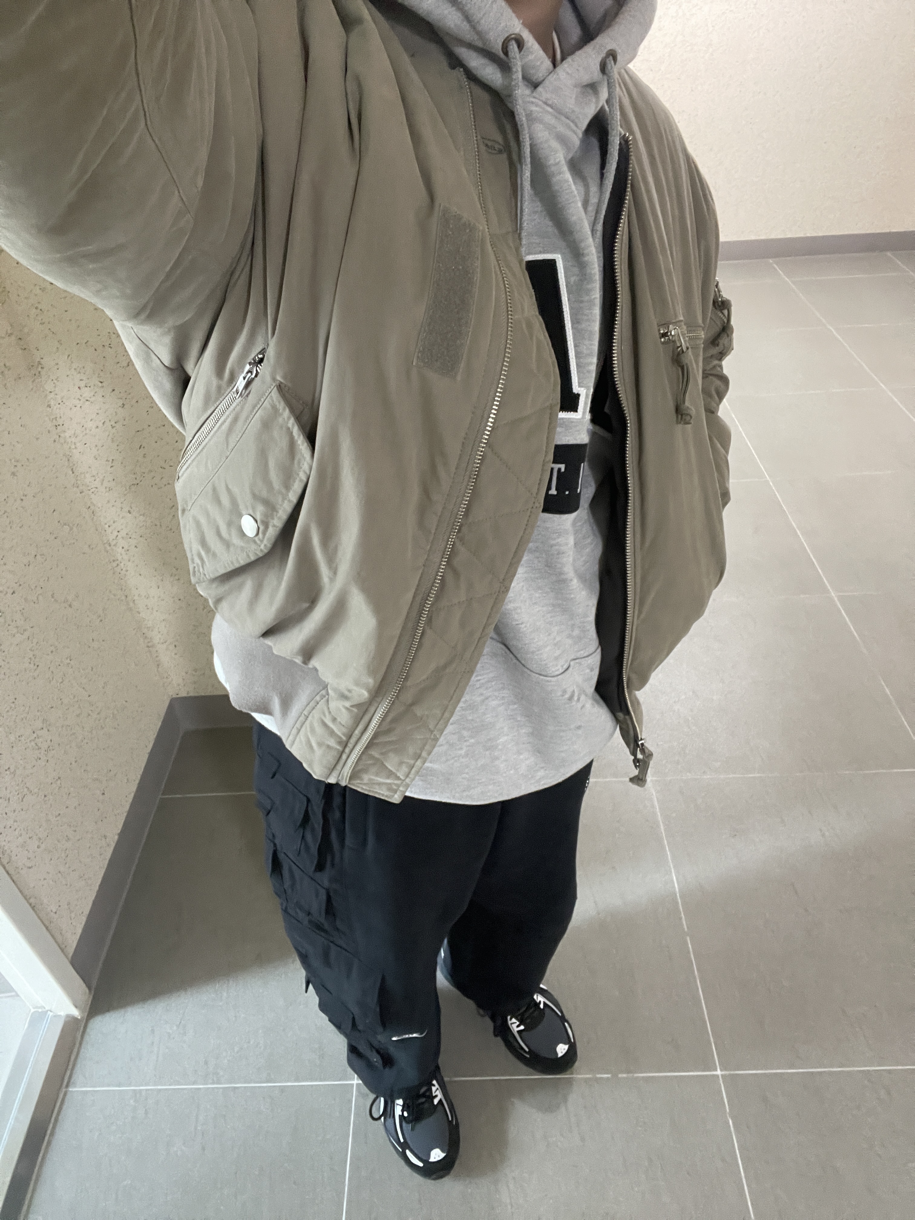 Nike x Peaceminusone Wide Pants Black (DR0096-010), Asics Gel-Venture 6 Carrier Grey 착용 스타일 - 2