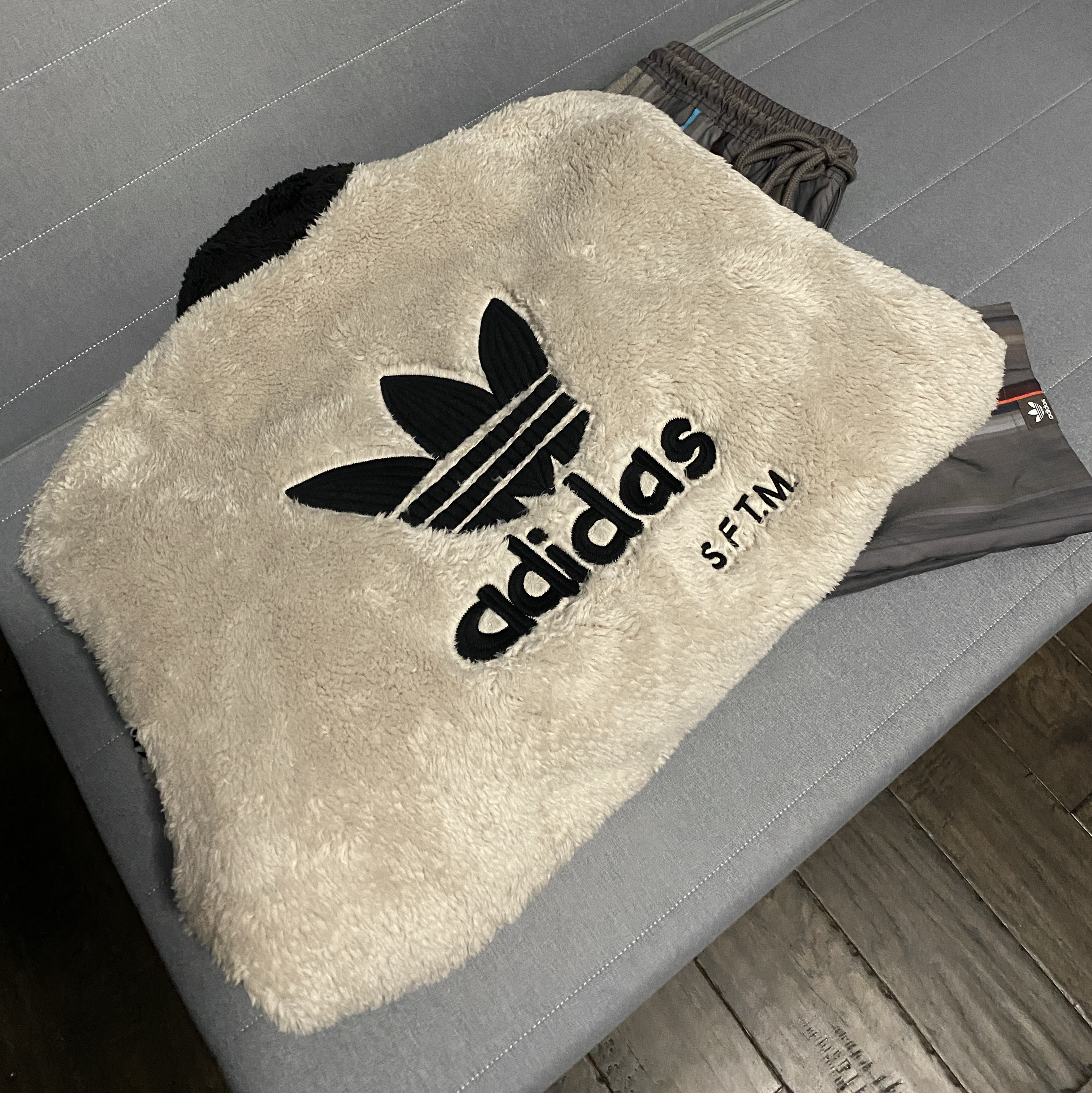 Adidas x Song for the Mute AOP Fleece Black - US Sizing, Adidas x Song for the Mute AOP Pants Brown - US Sizing 착용 스타일 - 2