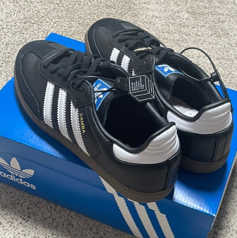 Adidas Samba OG Cloud White, Adidas Samba OG Black White Gum 착용 스타일 - 6