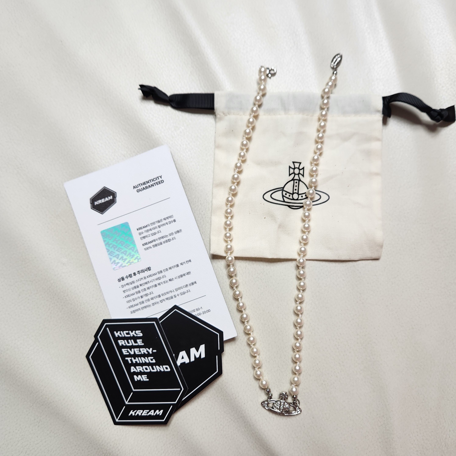 Vivienne Westwood Mini Pearl Bas Relief Necklace Silver 착용 스타일