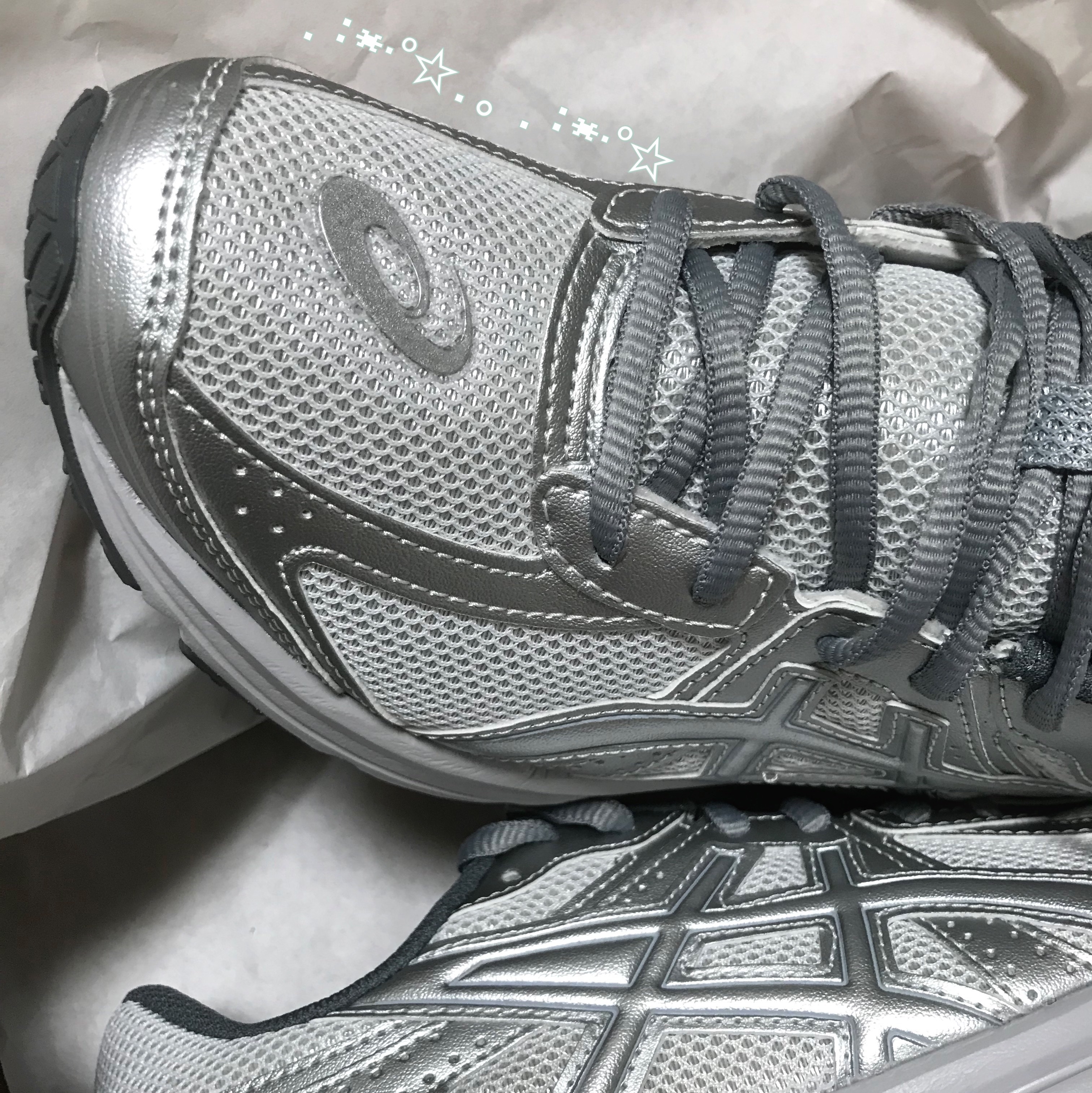 Asics Jog 100 S SMU Glacier Grey Pure Silver - 2E Wide 착용 스타일 - 3