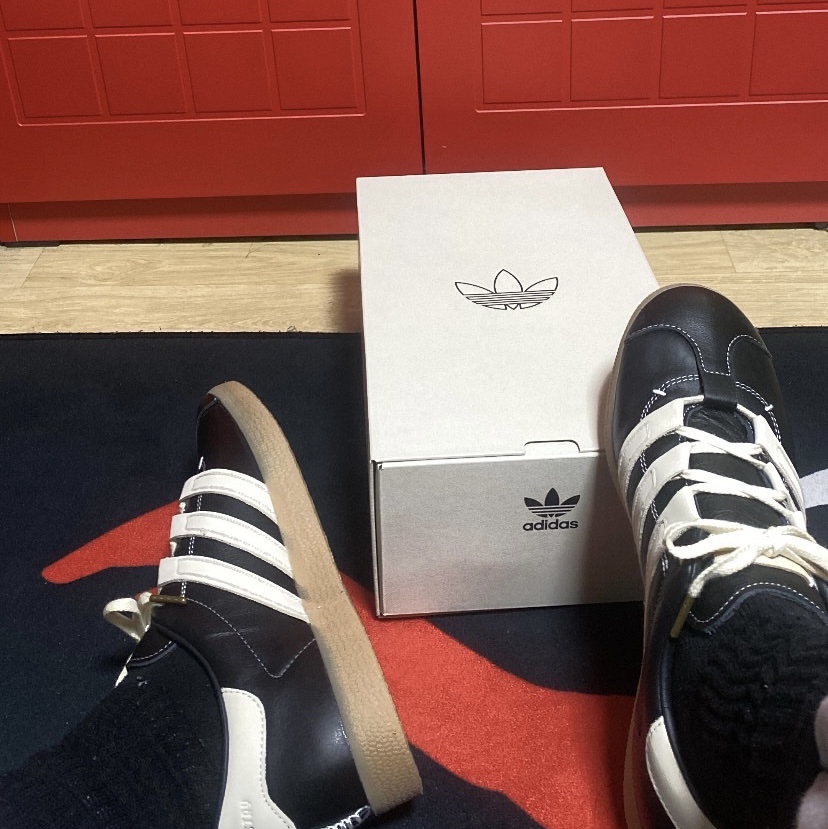 Adidas x Foot Industry Gazelle Core Black Cream White 착용 스타일