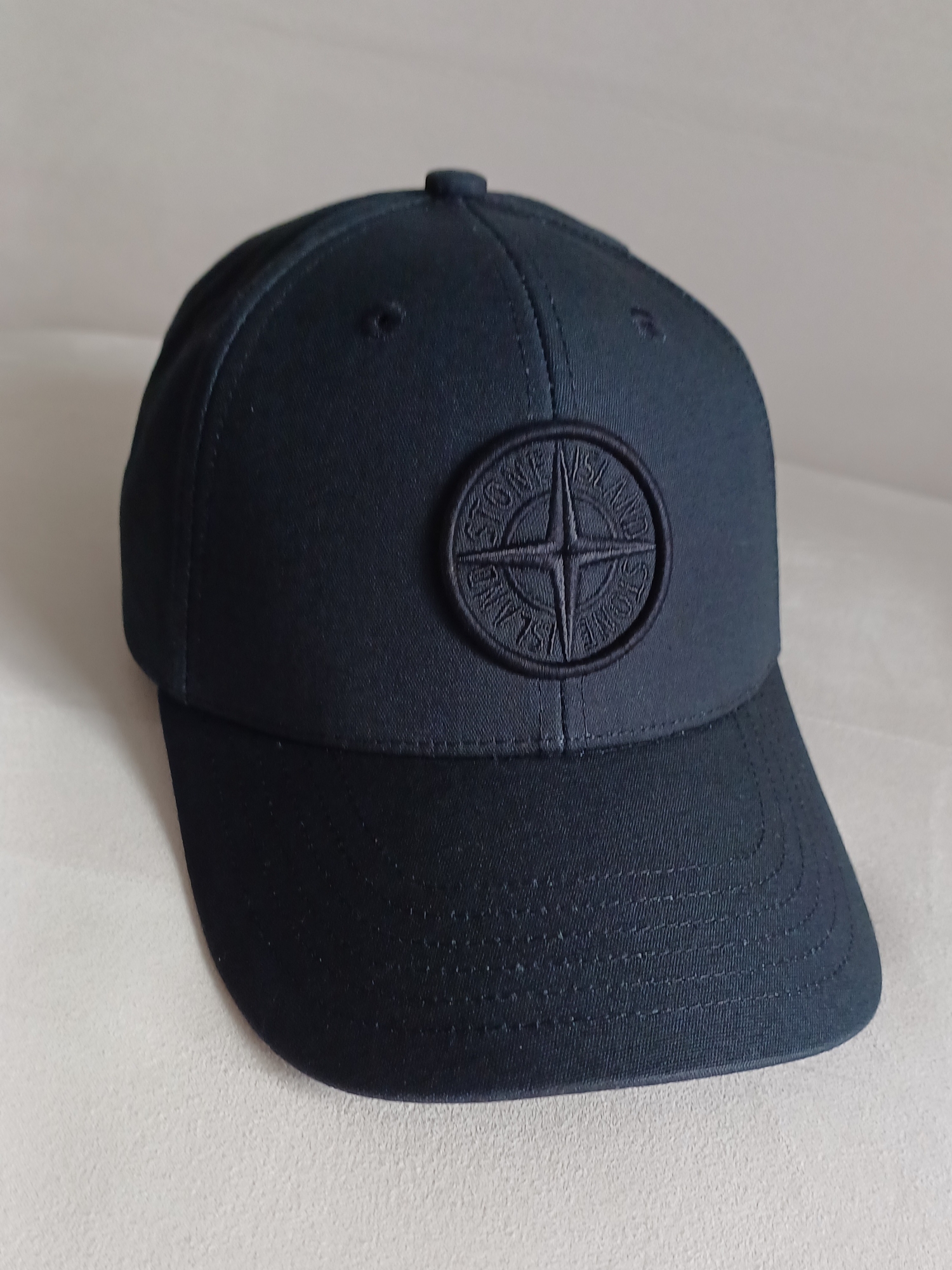 Stone Island 99661/9100996/9100013 6-Panel Embroidery Logo Cap Black 착용 스타일