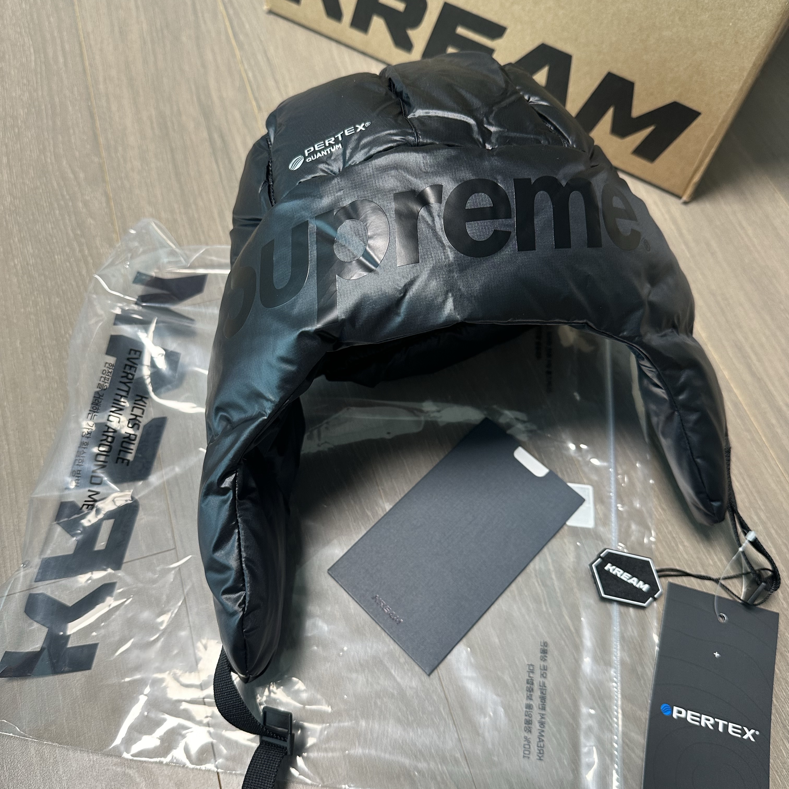 Supreme Featherweight Down Trooper Black - 23FW 착용 스타일