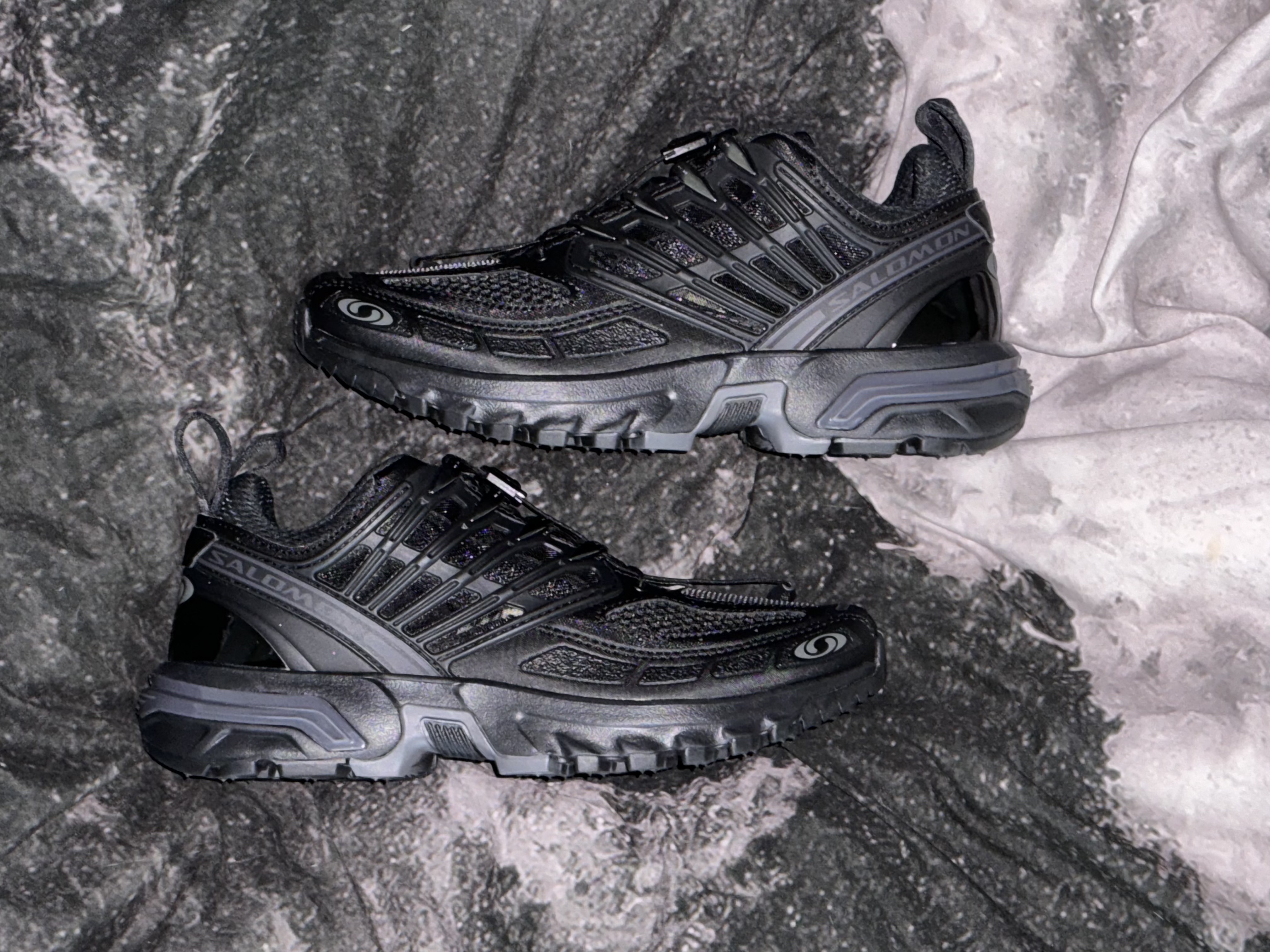 Salomon ACS Pro Black 착용 스타일 - 2