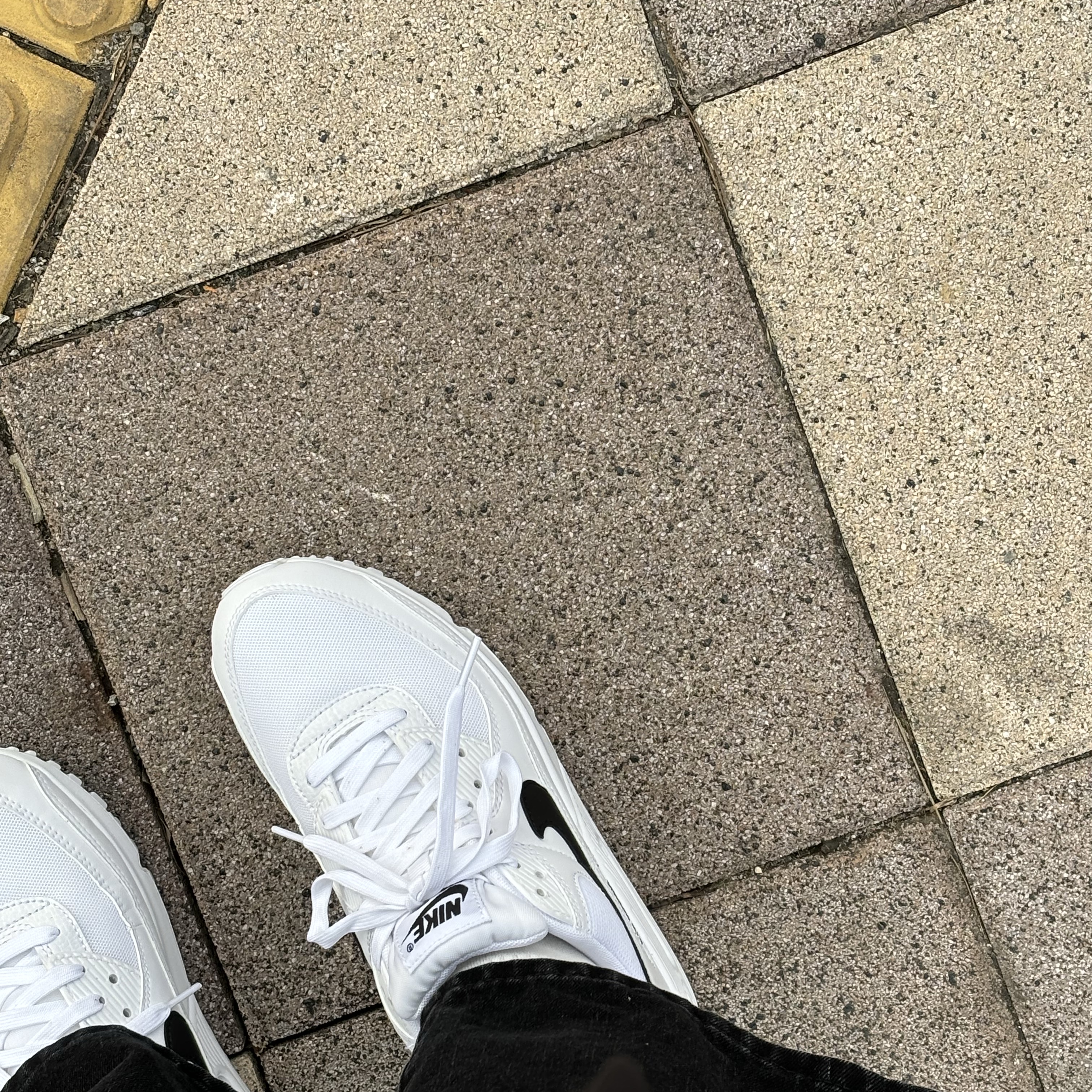 (W) Nike Air Max 90 White Black 착용 스타일