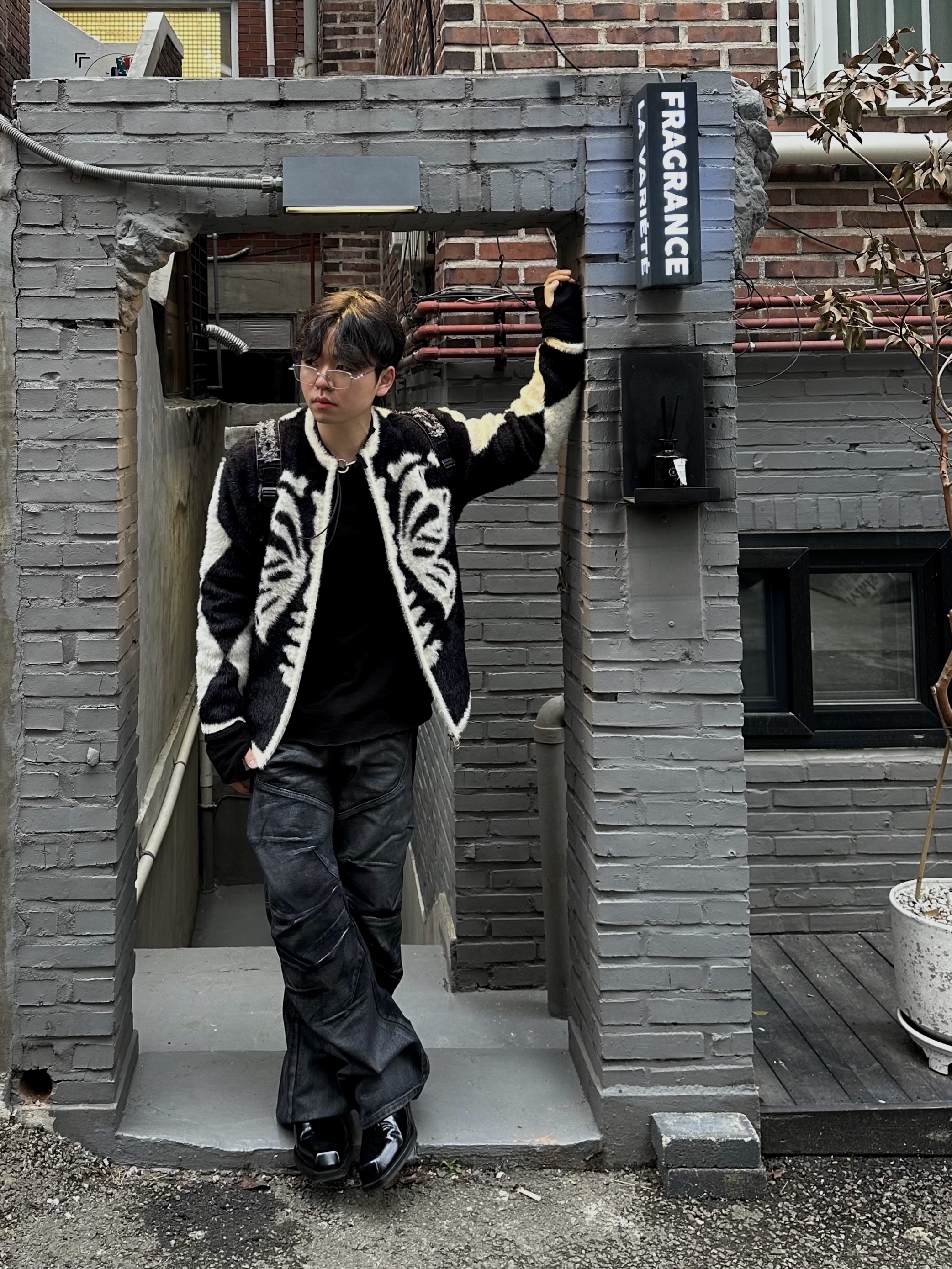 Remagine Hybrid Derby Shoes Starting Blocks Black White Silver, Gentle Monster Atomic 02 Silver 착용 스타일 - 2