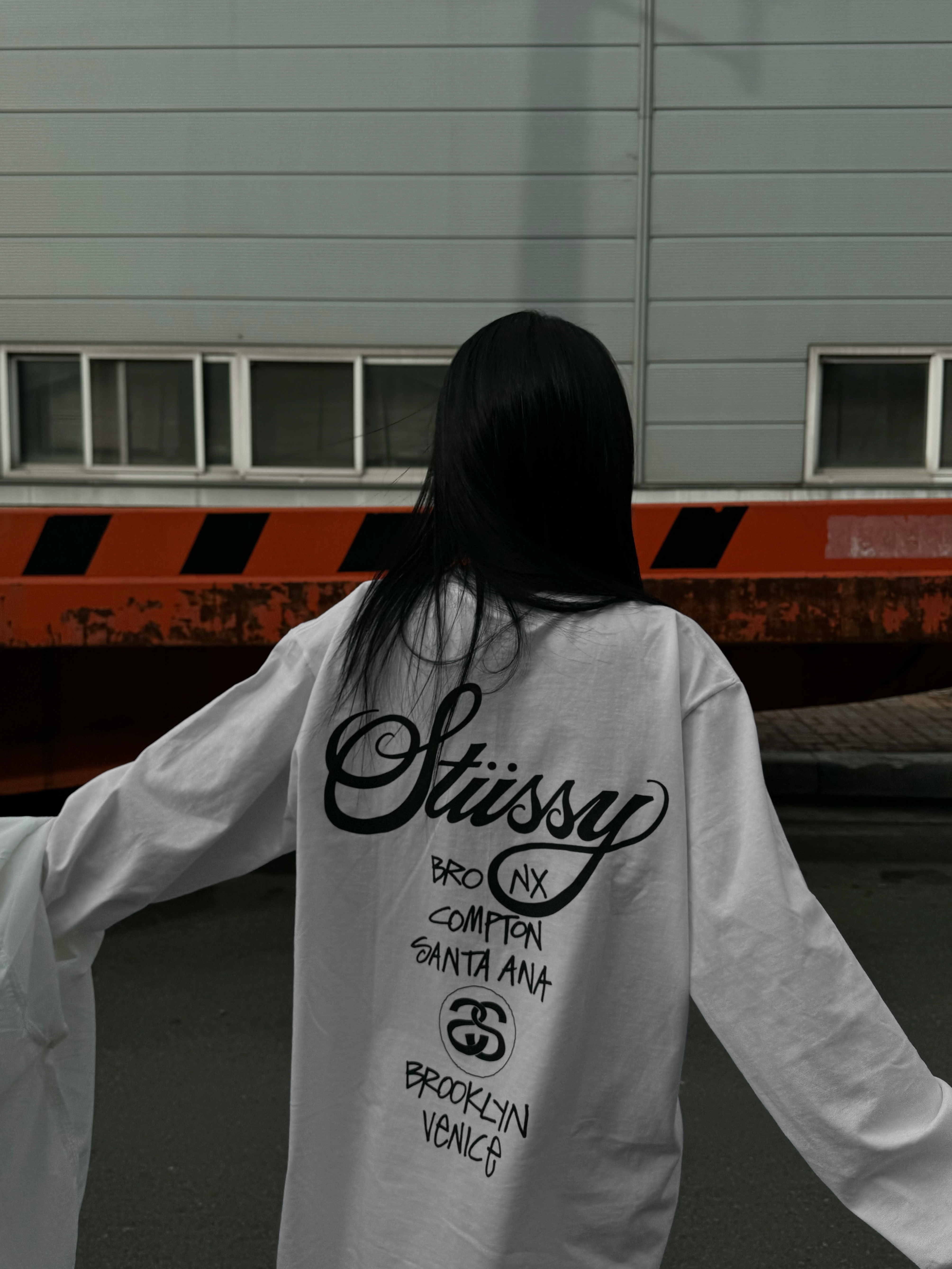 Stussy World Tour LS T-Shirt White 2023, Nike Air Force 1 '07 Low White ์ฐฉ์ฉ ์คํ์ผ - 2