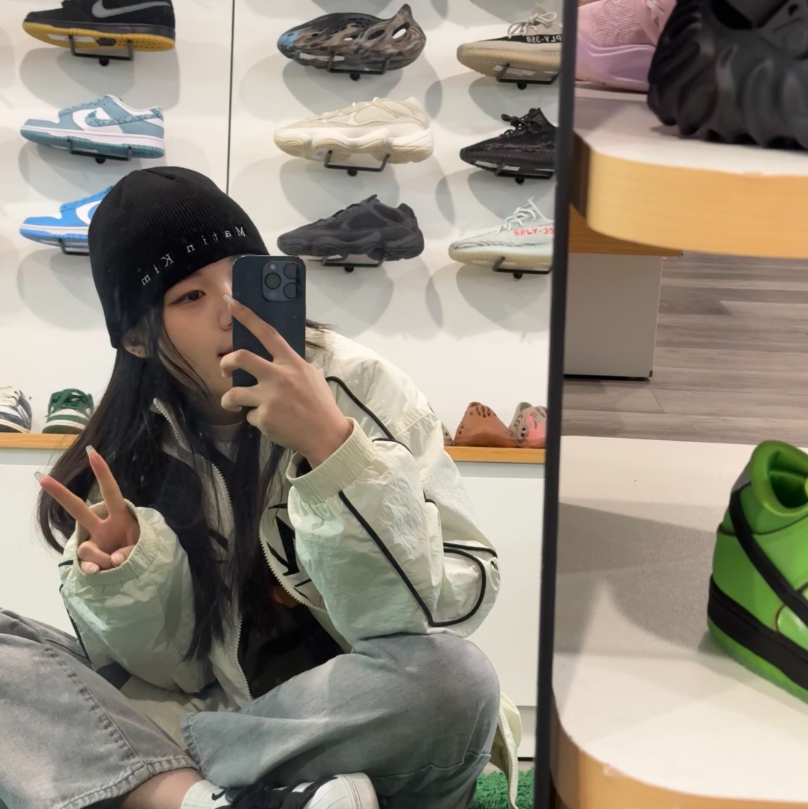 (W) Matin Kim Matin Classic Beanie Black, Adidas Yeezy Boost 350 V2 Onyx 착용 스타일 - 2