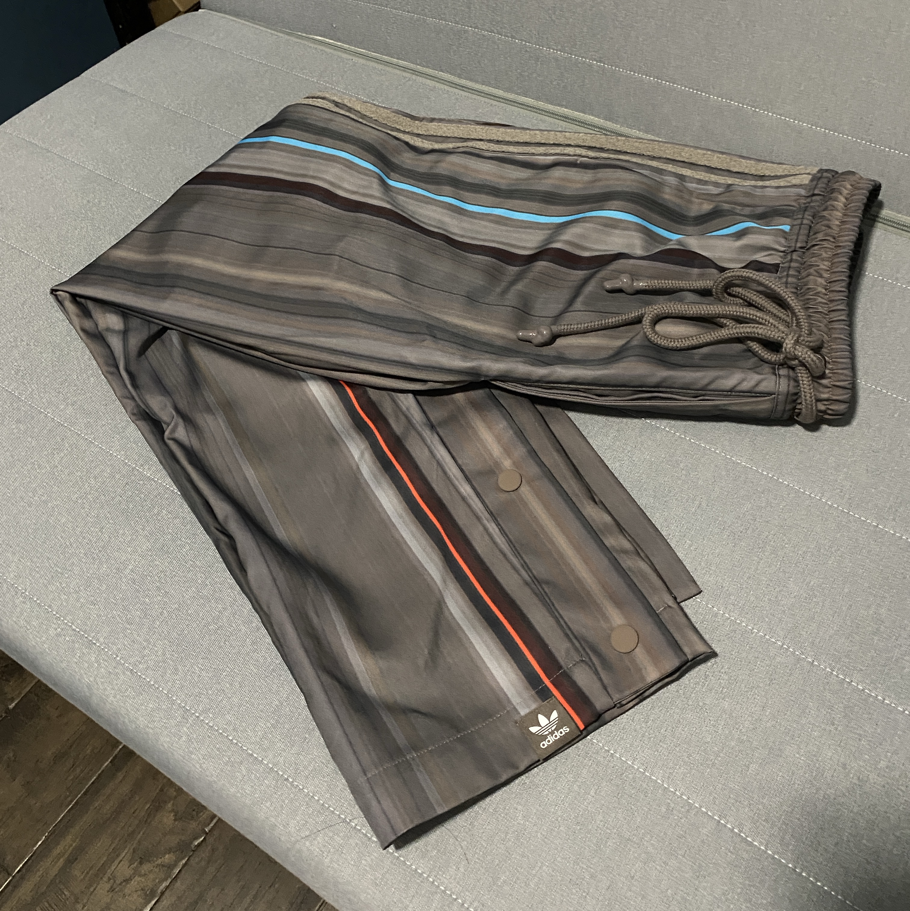 Adidas x Song for the Mute AOP Fleece Black - US Sizing, Adidas x Song for the Mute AOP Pants Brown - US Sizing 착용 스타일 - 3