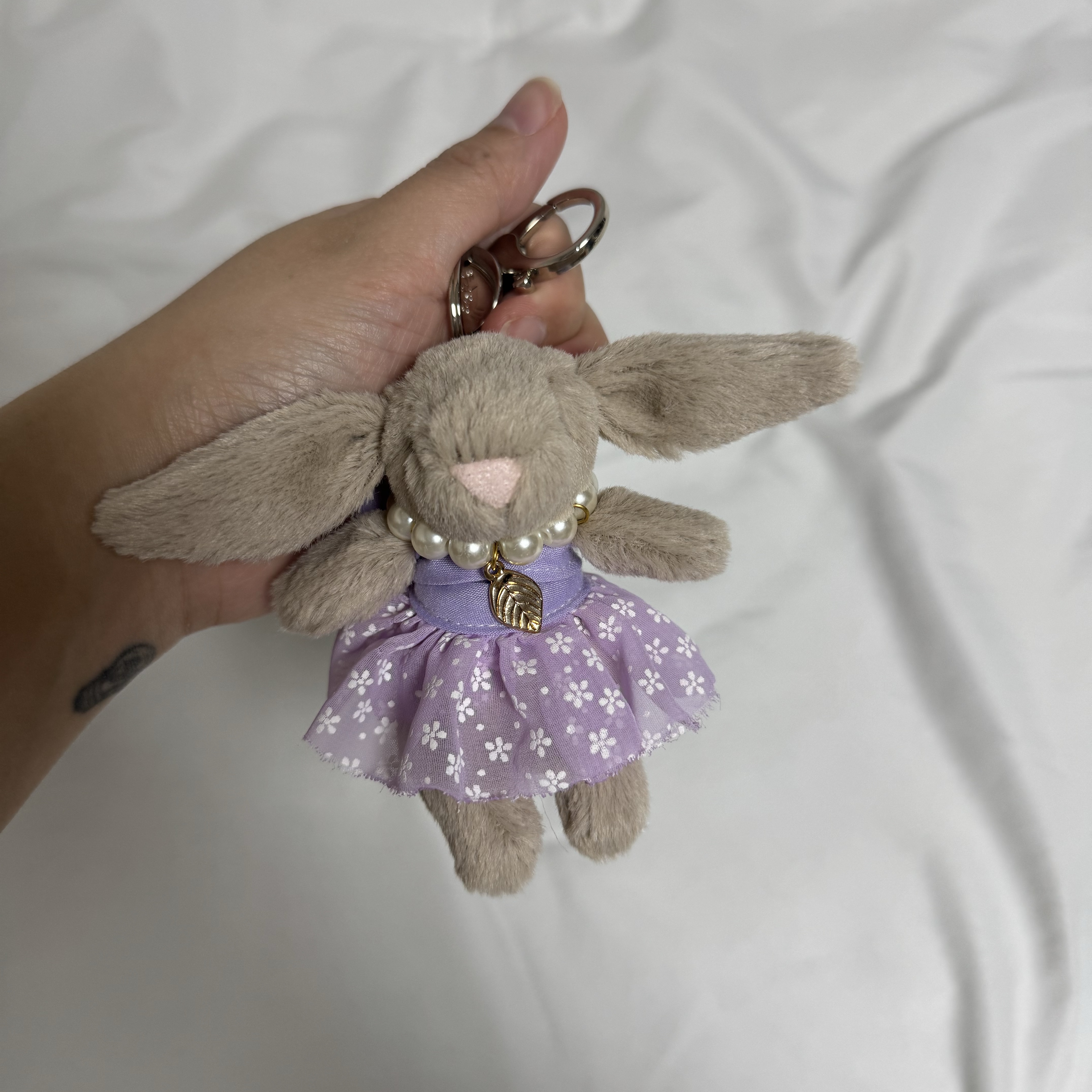Jellycat Bashful Bunny Bag Charm Beige 착용 스타일 - 3