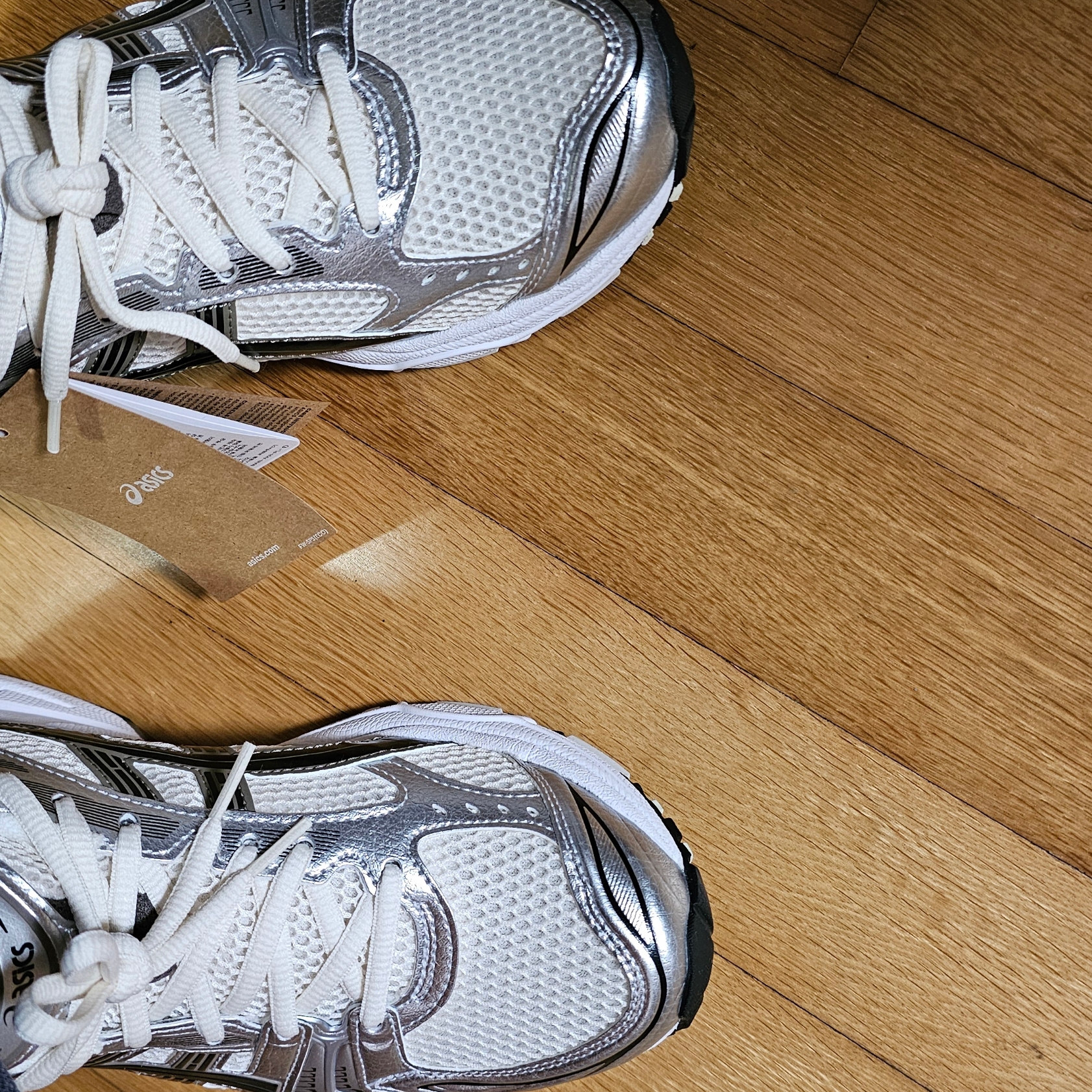 Asics Gel-Kayano 14 Cream Black 착용 스타일