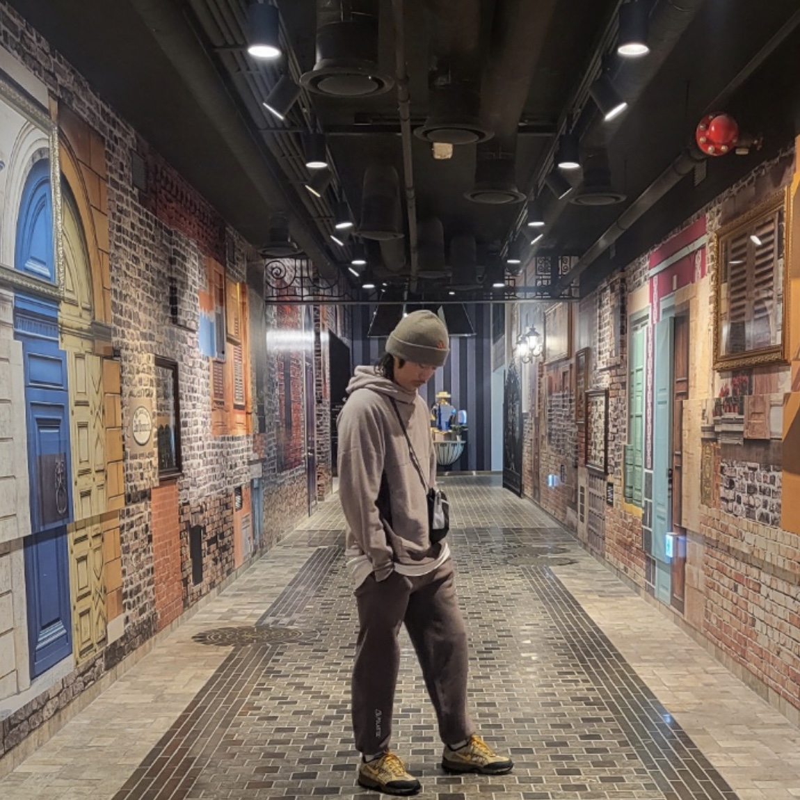 Arc'teryx x Beams Mantis 2 Waistpack Tranquil, Nike ACG Polartec Wolf Tree Pants Ironstone - Asia 착용 스타일 - 3
