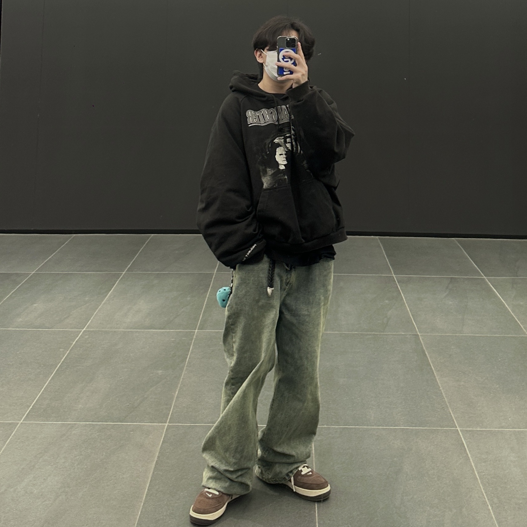 Project G/R Mind Slaughter Vintage Washeed Hoodie Black, Nike Air Force 1 Mid '07 QS Chocolate 착용 스타일 - 1