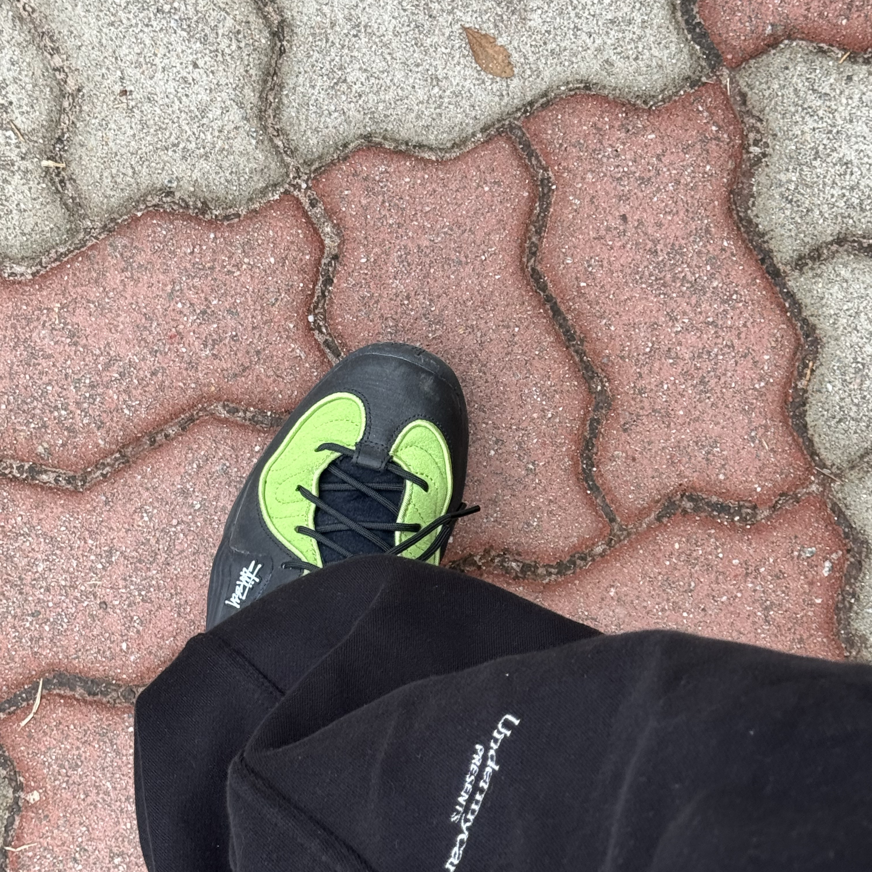 Nike x Stussy Air Penny II Vivid Green and Black 착용 스타일