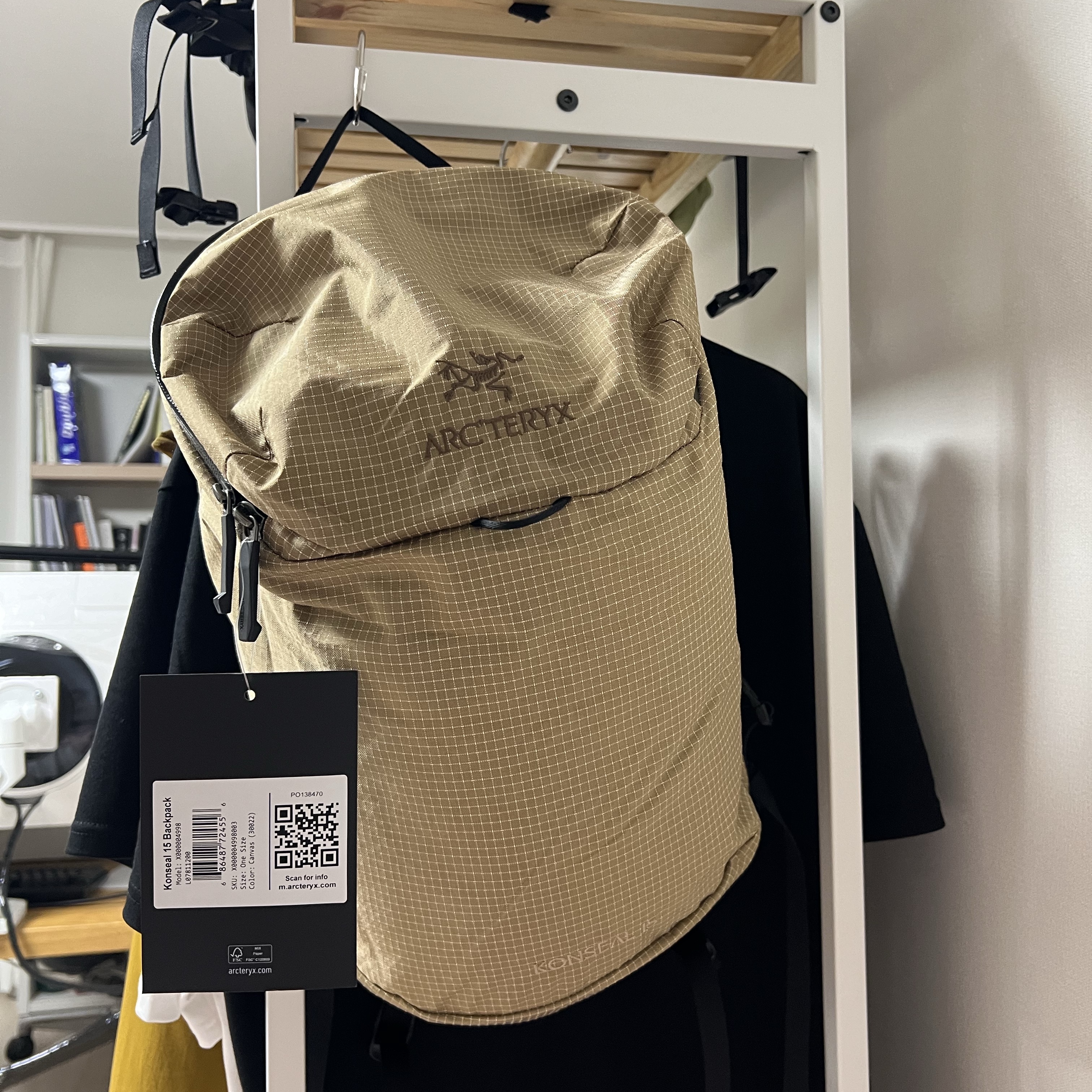 Arc'teryx Konseal 15 Backpack Canvas 착용 스타일