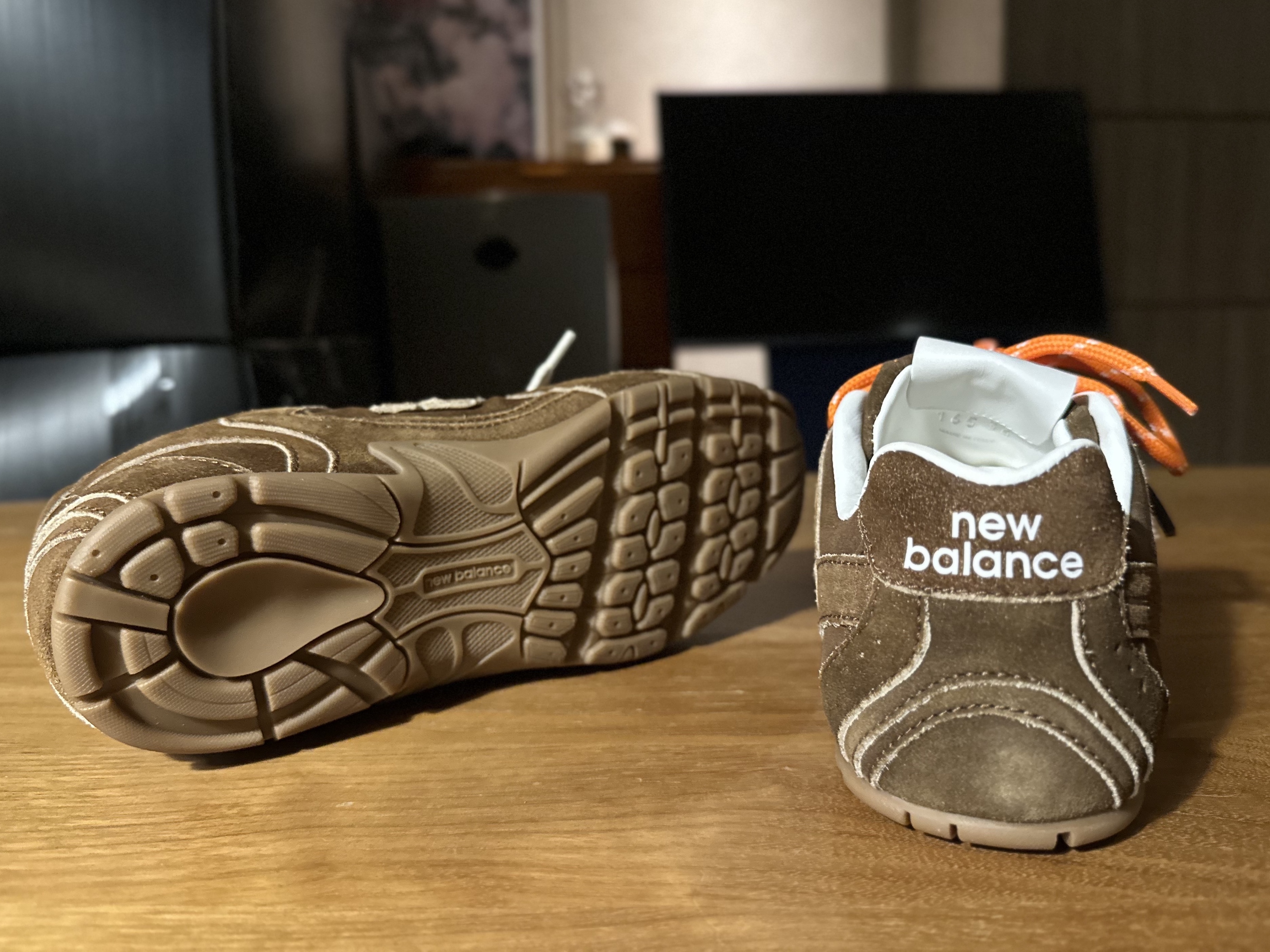 (W) New Balance x Miu Miu 530 Suede Mesh Sneakers Cinnamon 착용 스타일 - 6