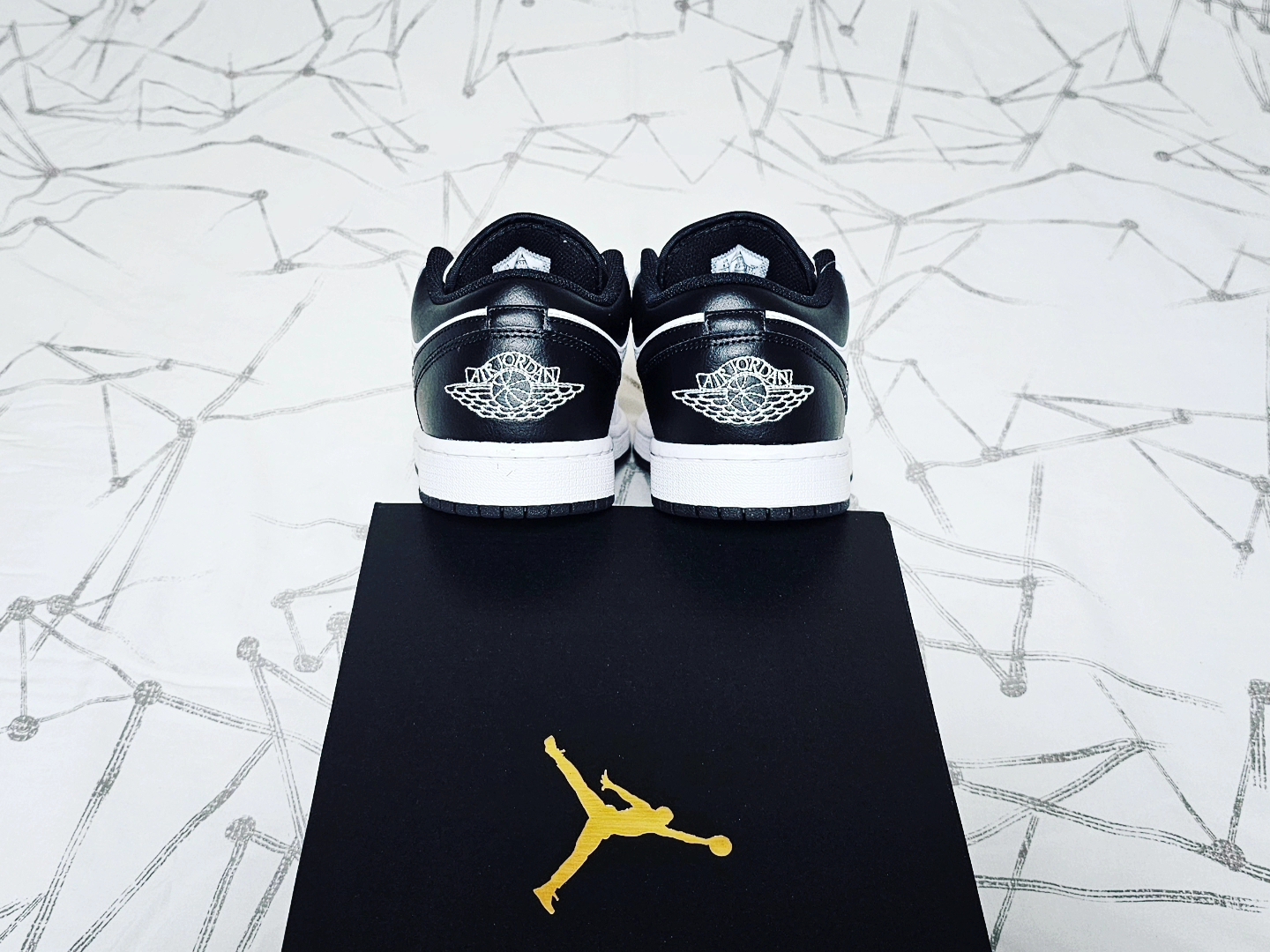 Jordan 1 Low White Black 착용 스타일 - 5