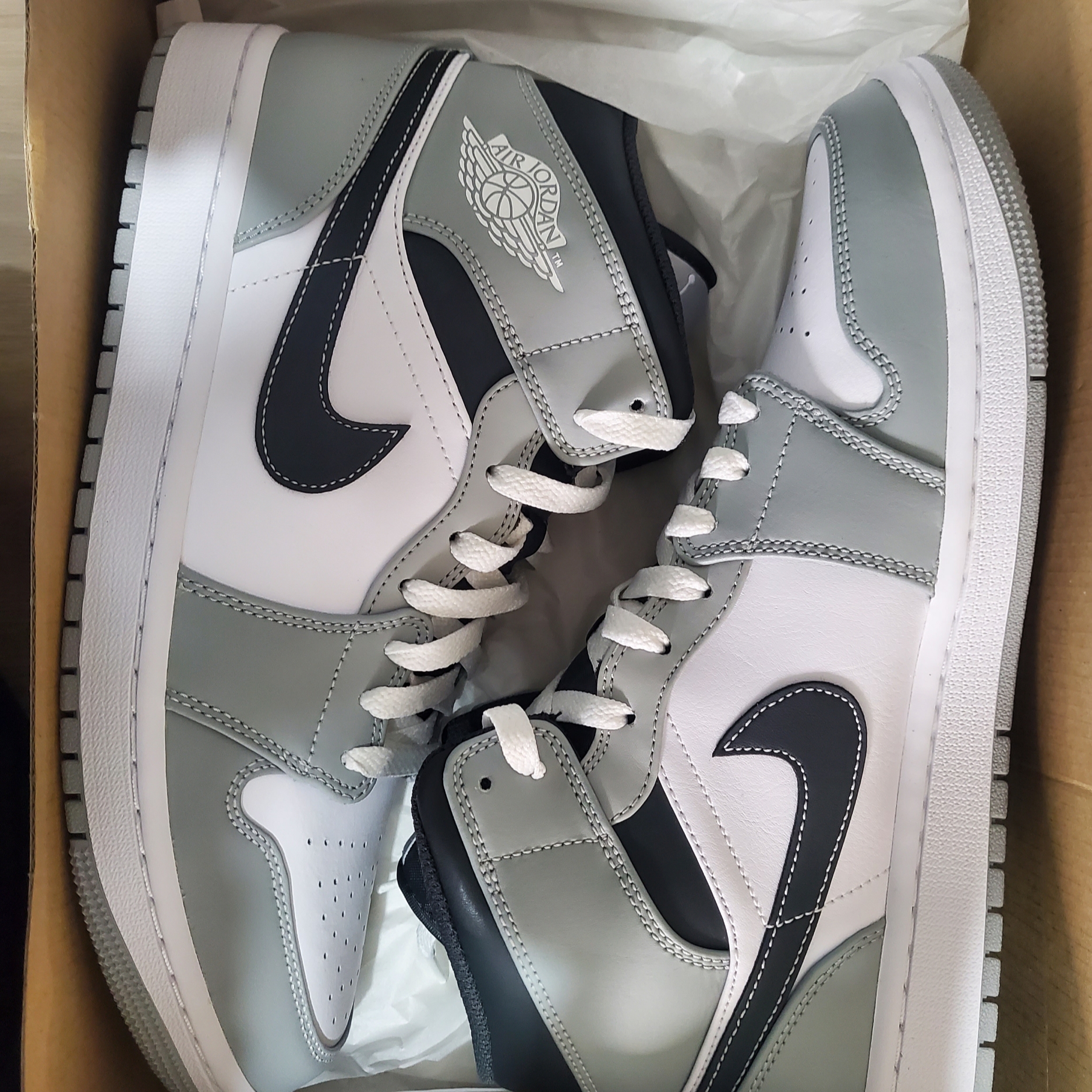 Jordan 1 Mid Light Smoke Grey Anthracite 착용 스타일