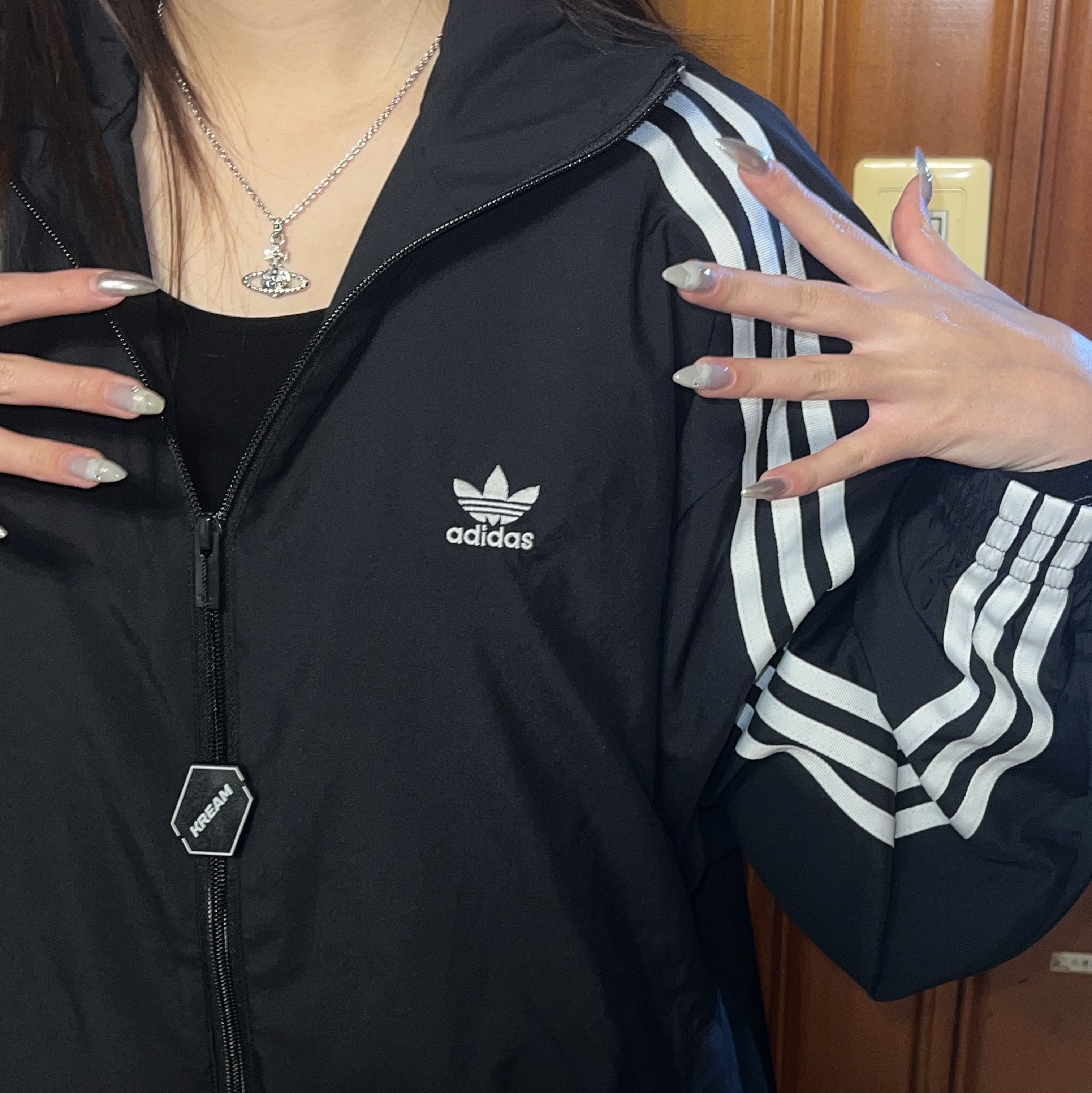(W) Adidas Adilenium Oversized Track Top Black - US Sizing, Vivienne Westwood Mayfair Bas Relief Pendant Silver 착용 스타일 - 1