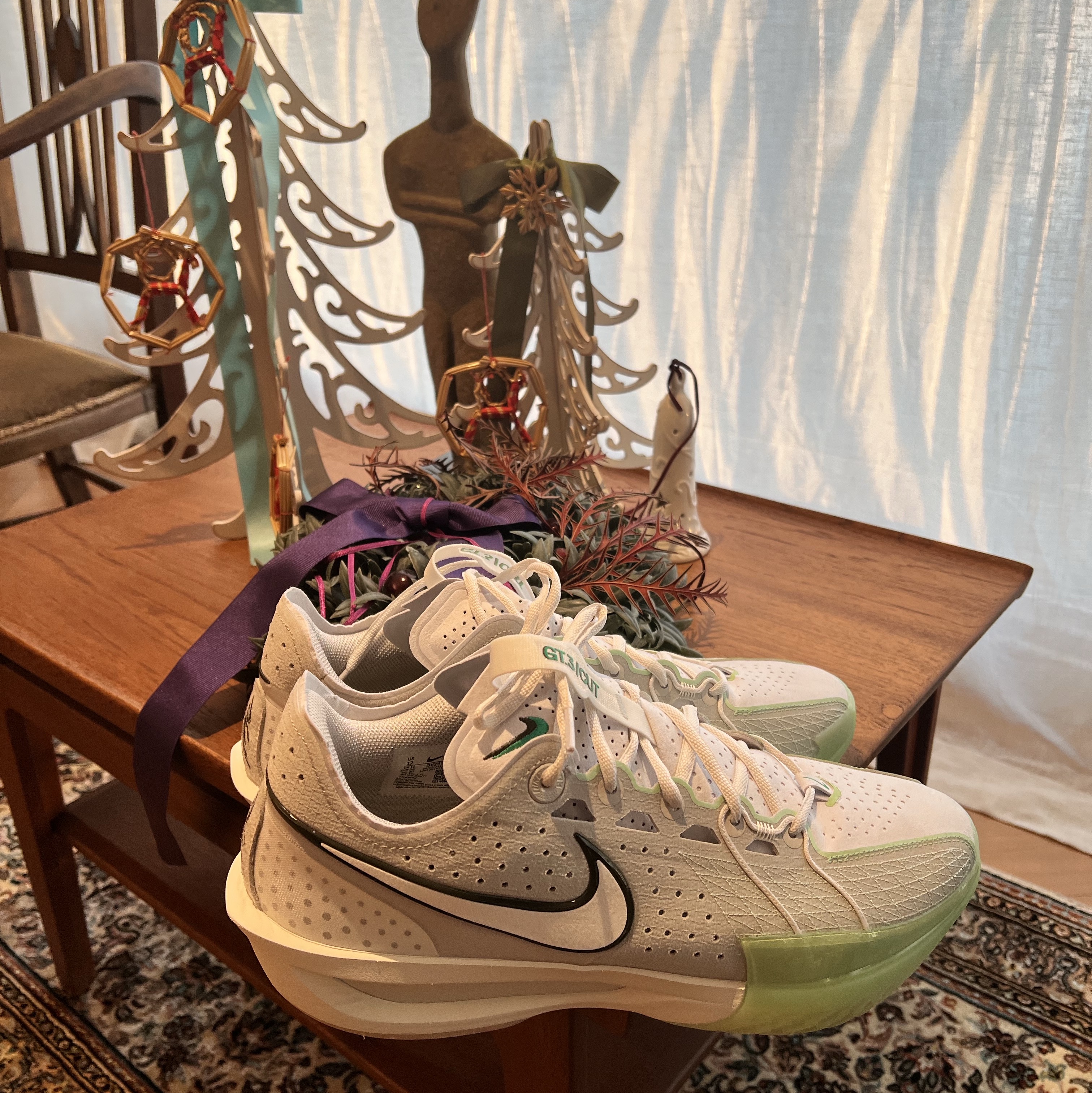 Nike Air Zoom GT Cut 3 EP Summit White Picante Red, Nike Air Zoom GT Cut 3 ASW EP White Metallic Silver 착용 스타일 - 2