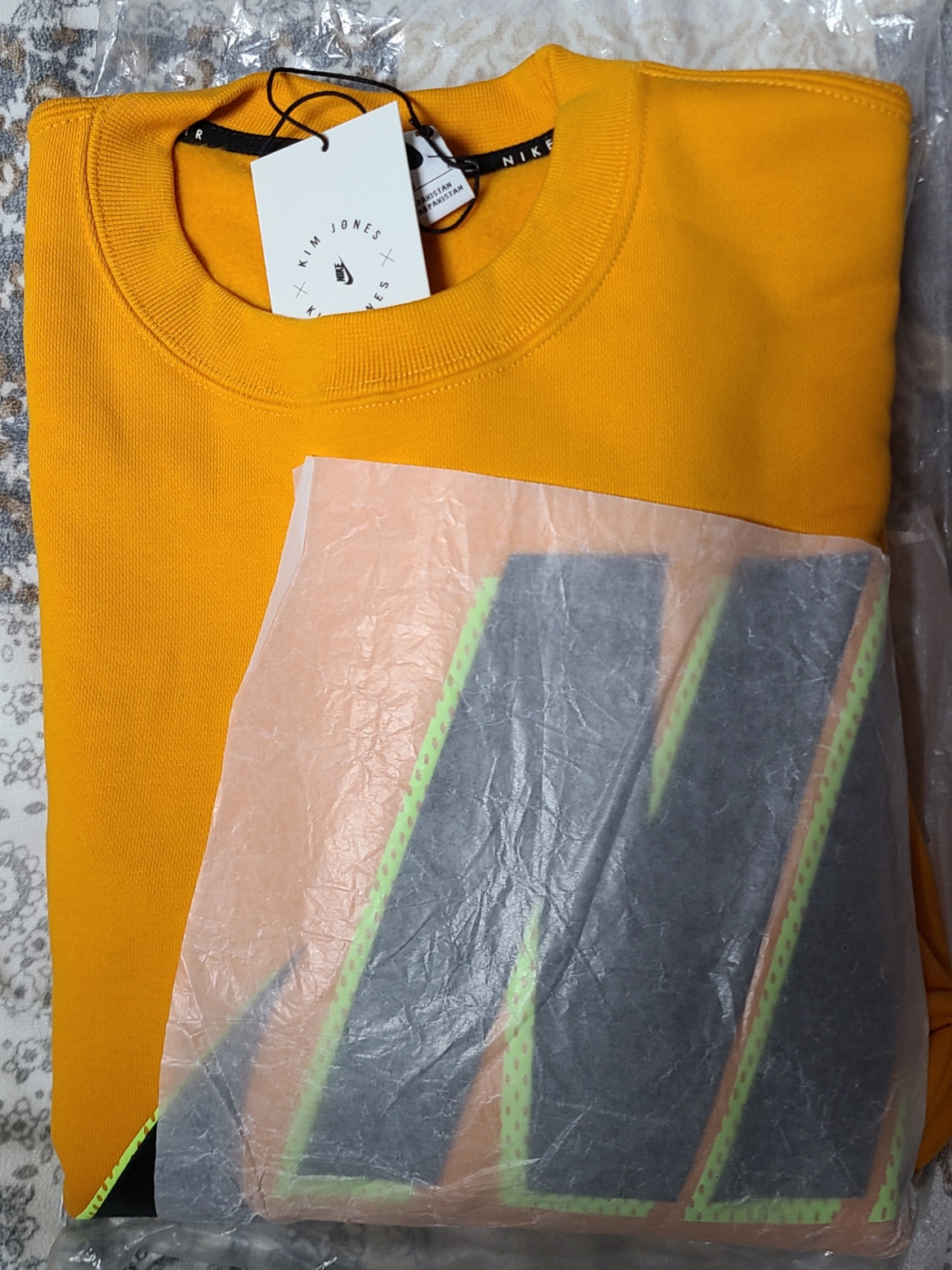 Nike x Kim Jones Fleece Crew Circuit Orange - US/EU, Nike x Kim Jones Fleece Crew Circuit Orange - Asia 착용 스타일 - 1