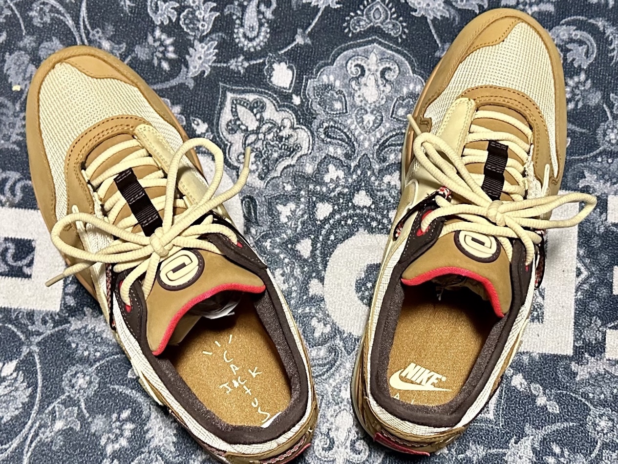 Nike x Travis Scott Air Max 1 Cact.us Wheat 착용 스타일
