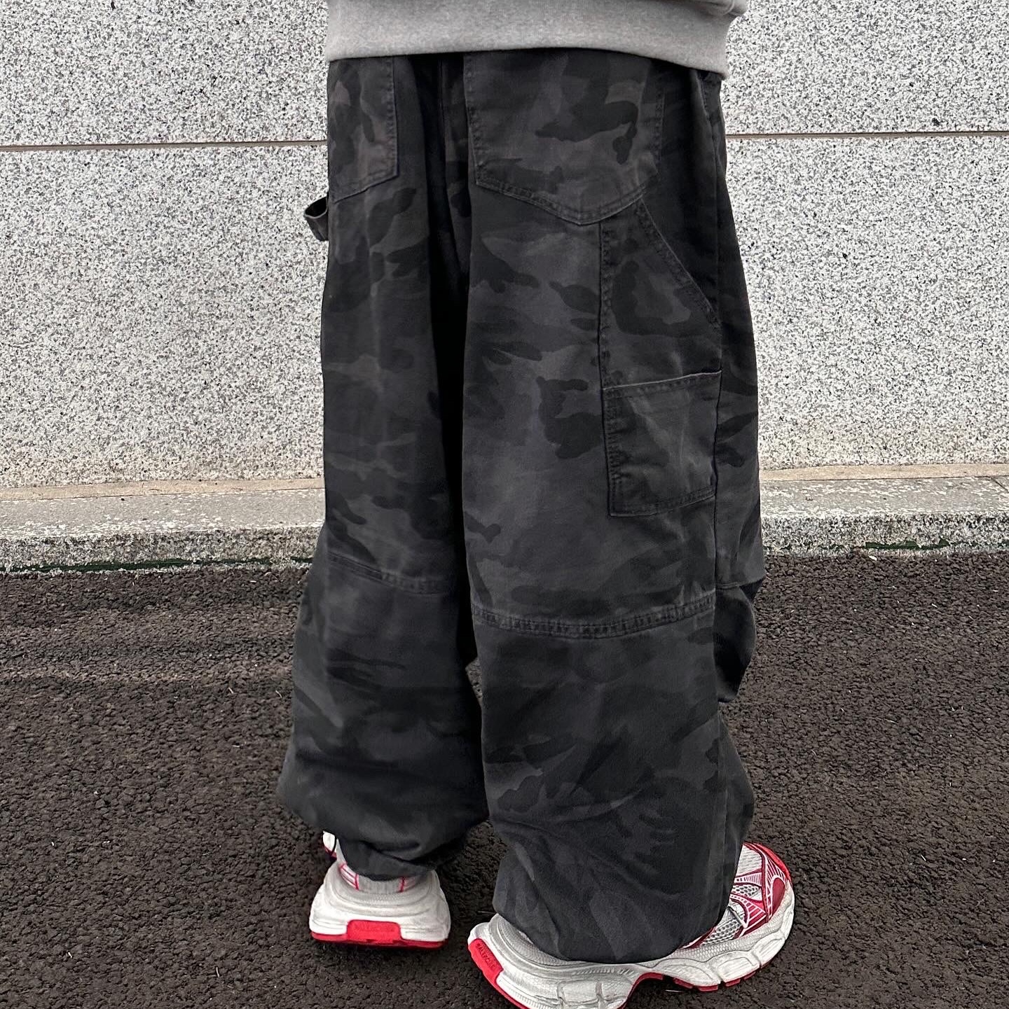 Balenciaga 3XL Sneakers White Red 착용 스타일 - 3