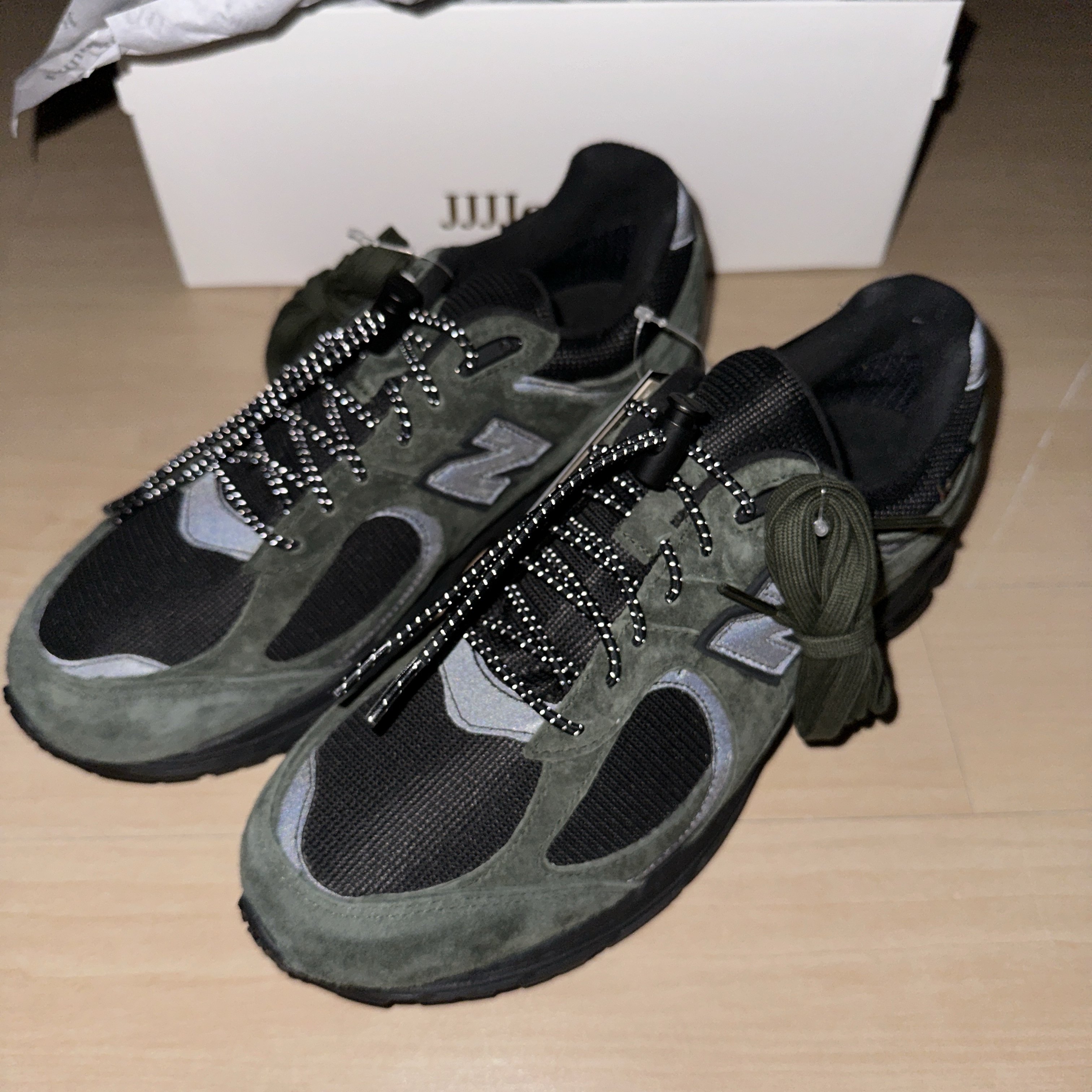 New Balance x JJJJound 2002R Gore-Tex Pine 착용 스타일 - 2