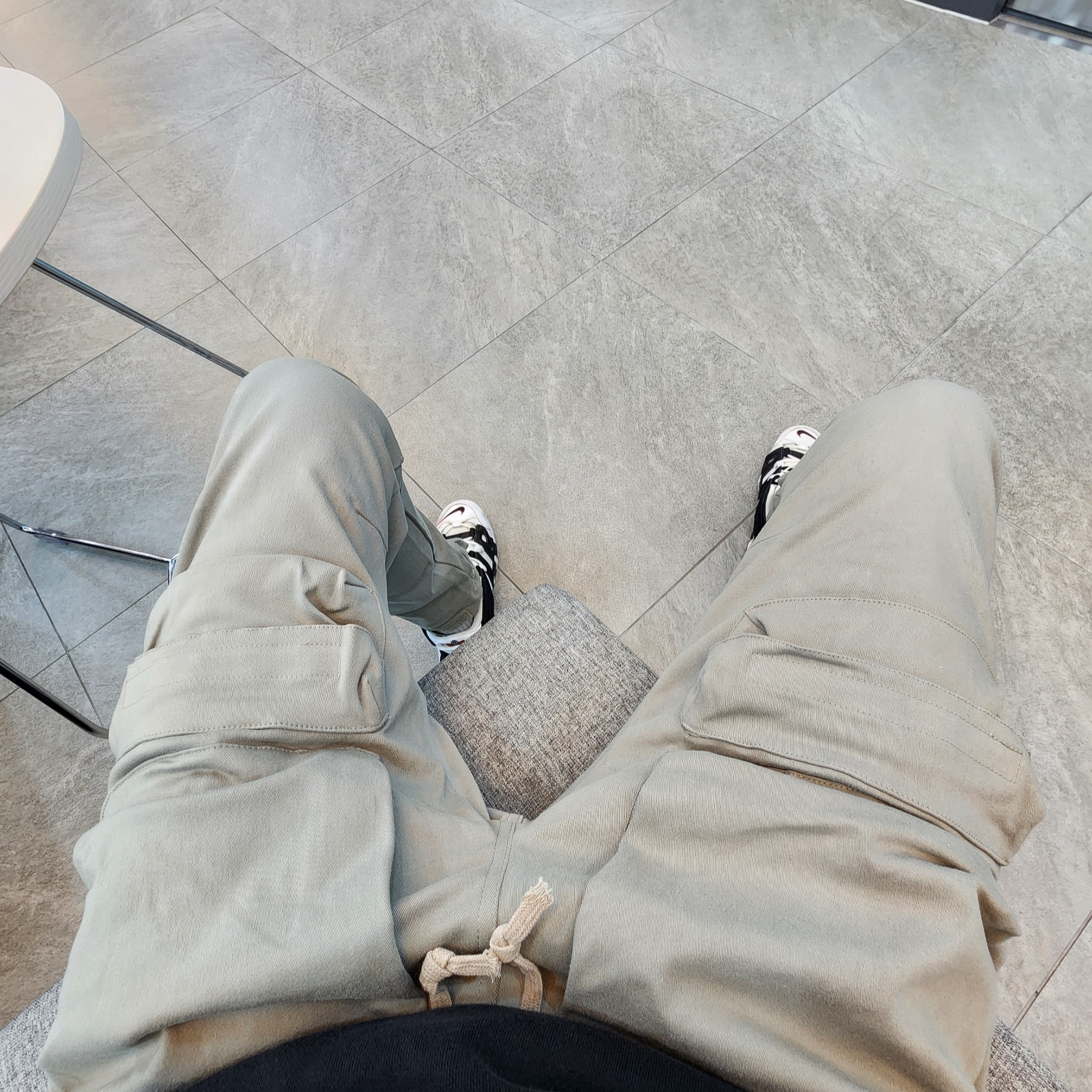 Grailz Flight Pocket Pants Ash Olive, Nike Air More Uptempo Scottie Pippen 착용 스타일 - 3