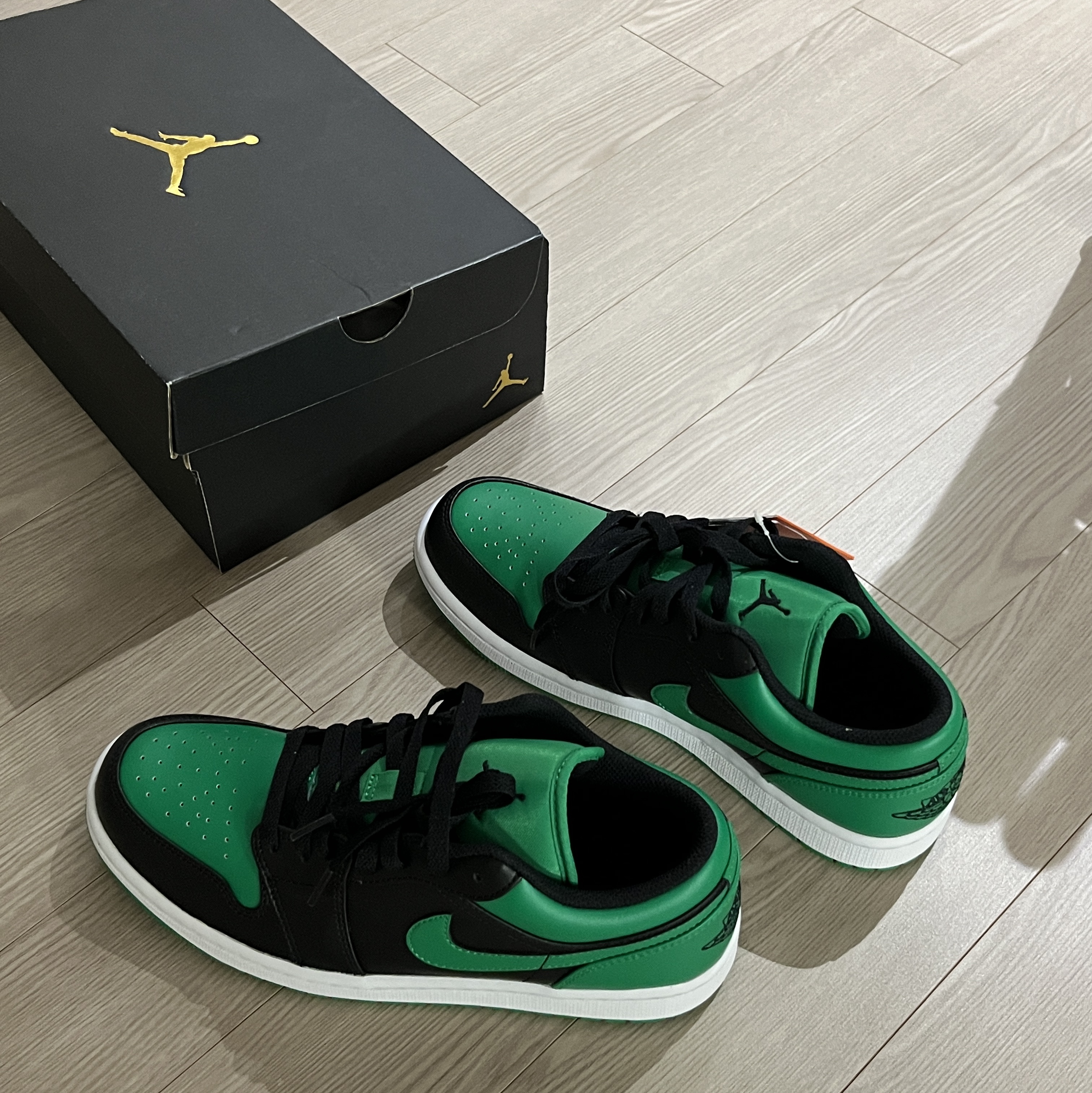 Jordan 1 Low Lucky Green 착용 스타일
