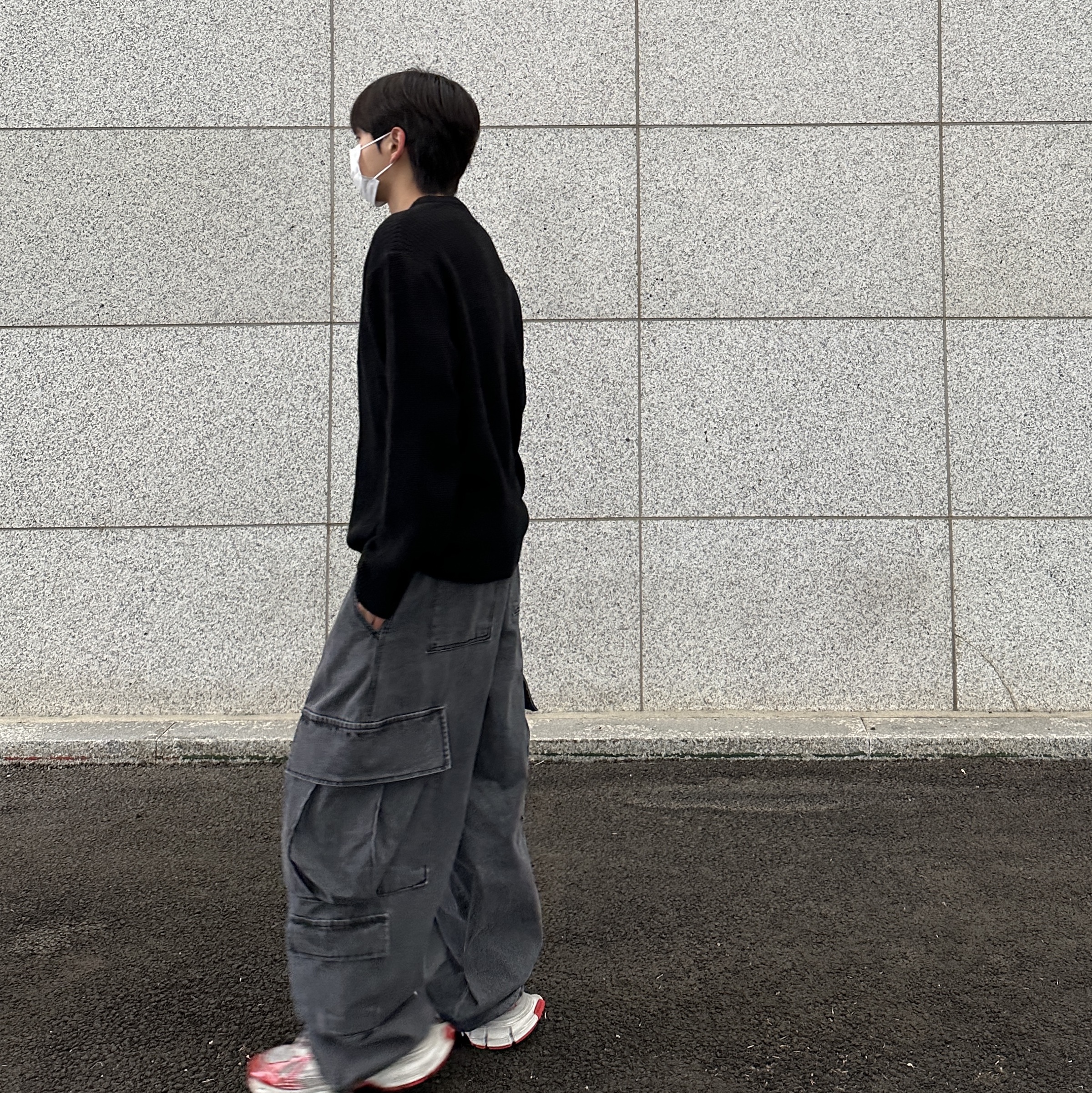 Balenciaga 3XL Sneakers White Red 착용 스타일 - 1